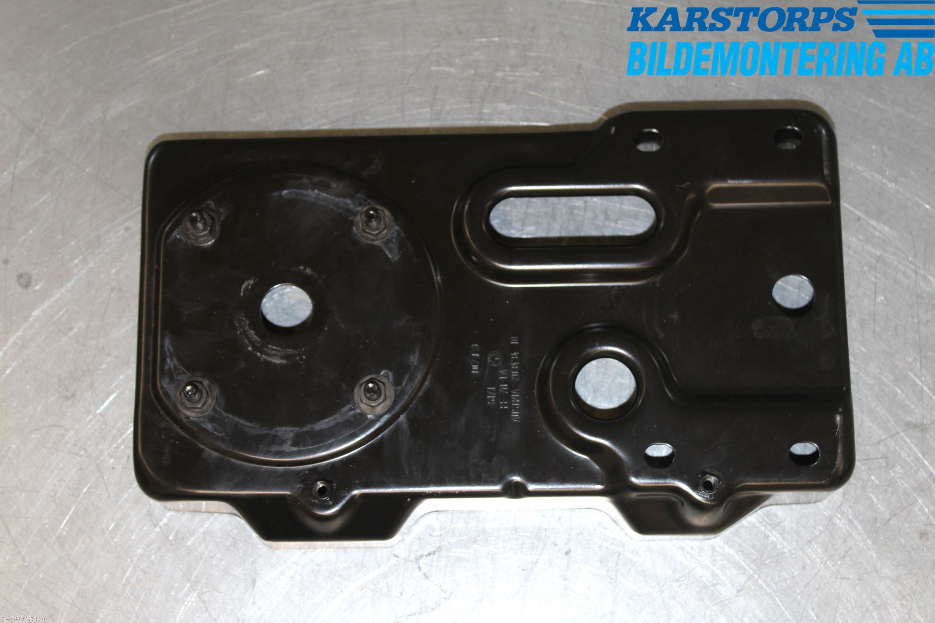 BMW 4 F32/F33/F82/F83 13-20 Batterikasse - Feste - Holder