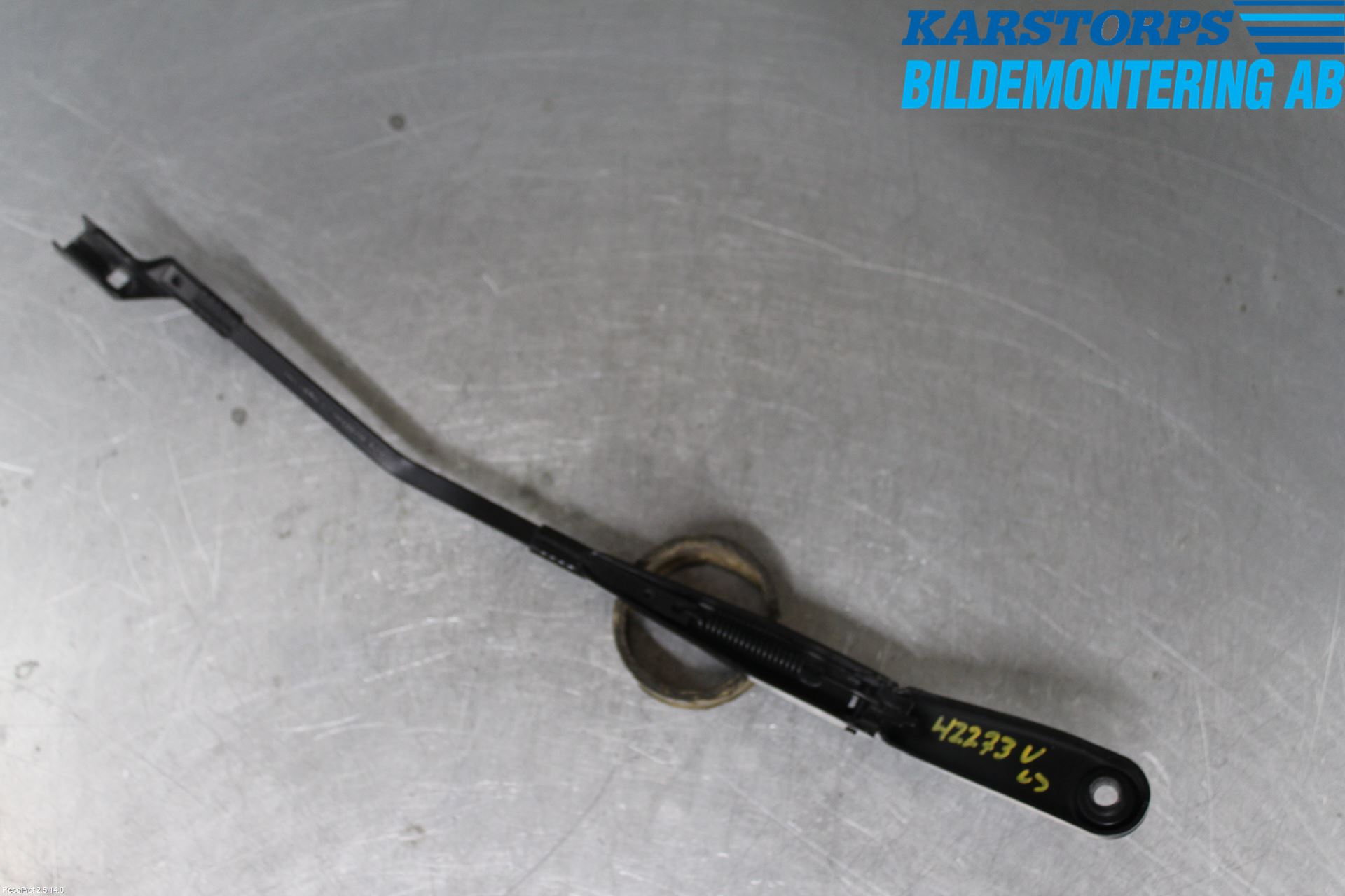 Volvo V70 14-16 Viskerarm-Armer Frontrute