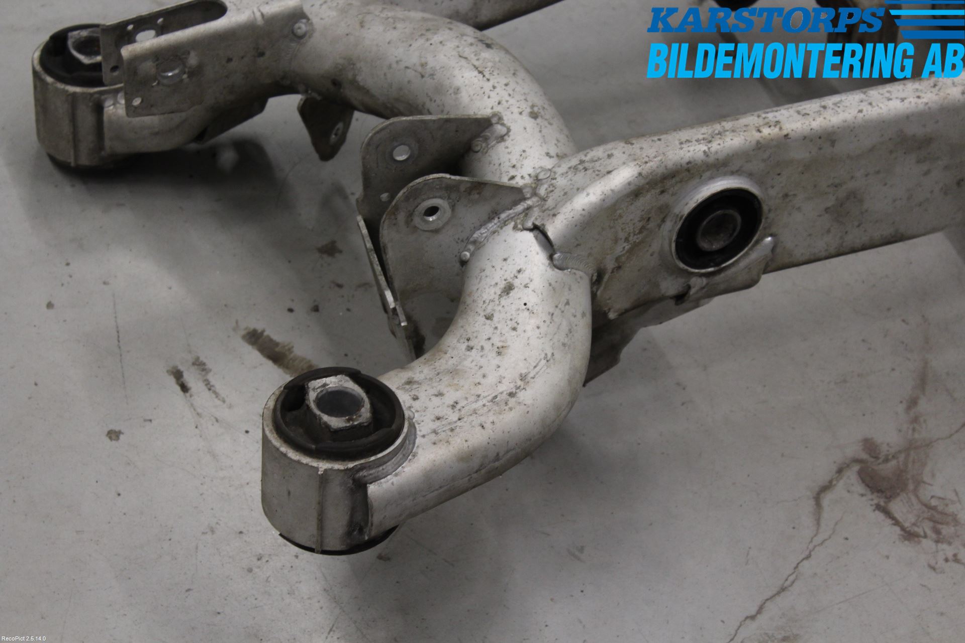 BMW 5 E39 95-04 Bakaksel Feste Travers-Ramme