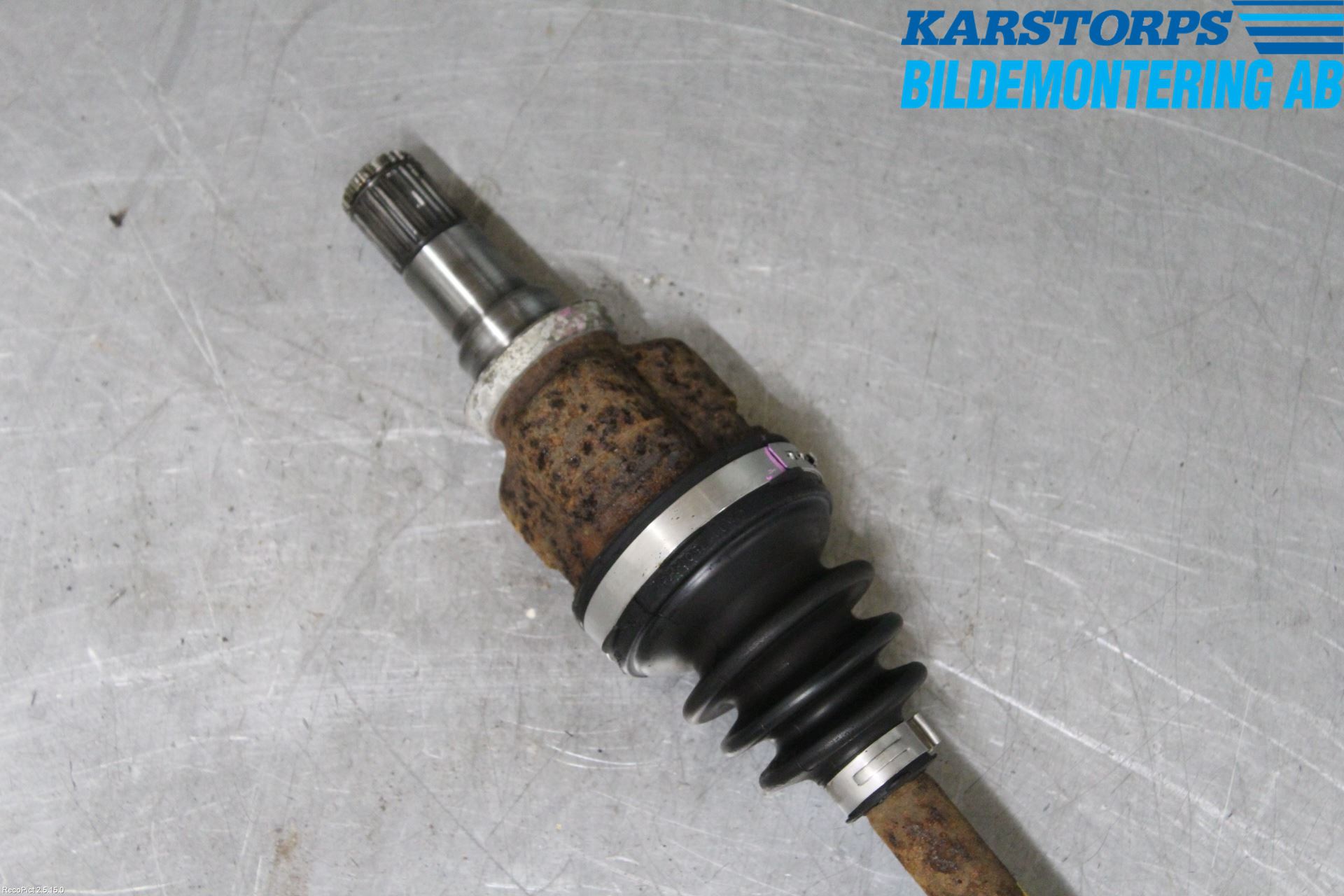 Toyota AYGO 06-14 Drivaksel Foran Kompl Venstre