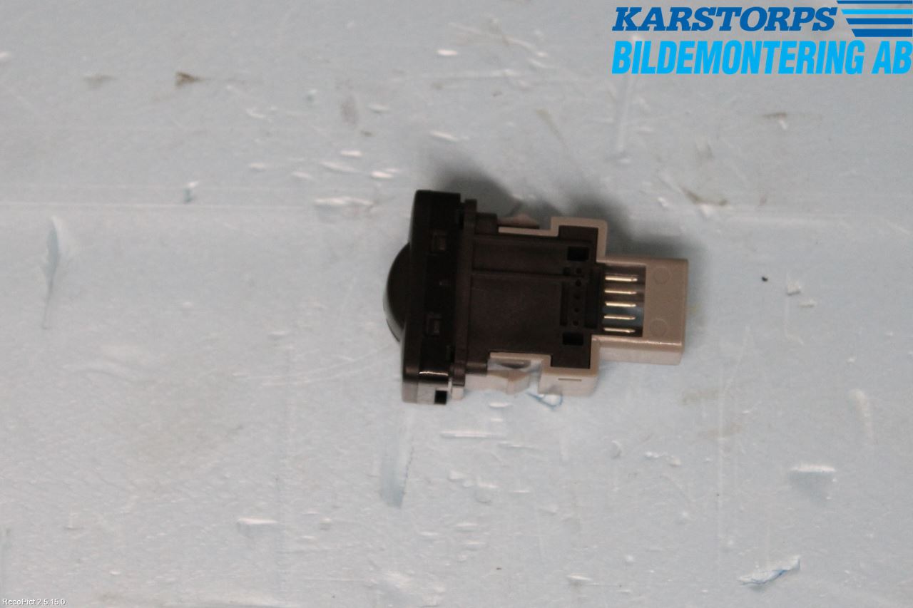 Mitsubishi L200 16-23 Frontlykt Lysspredderreg