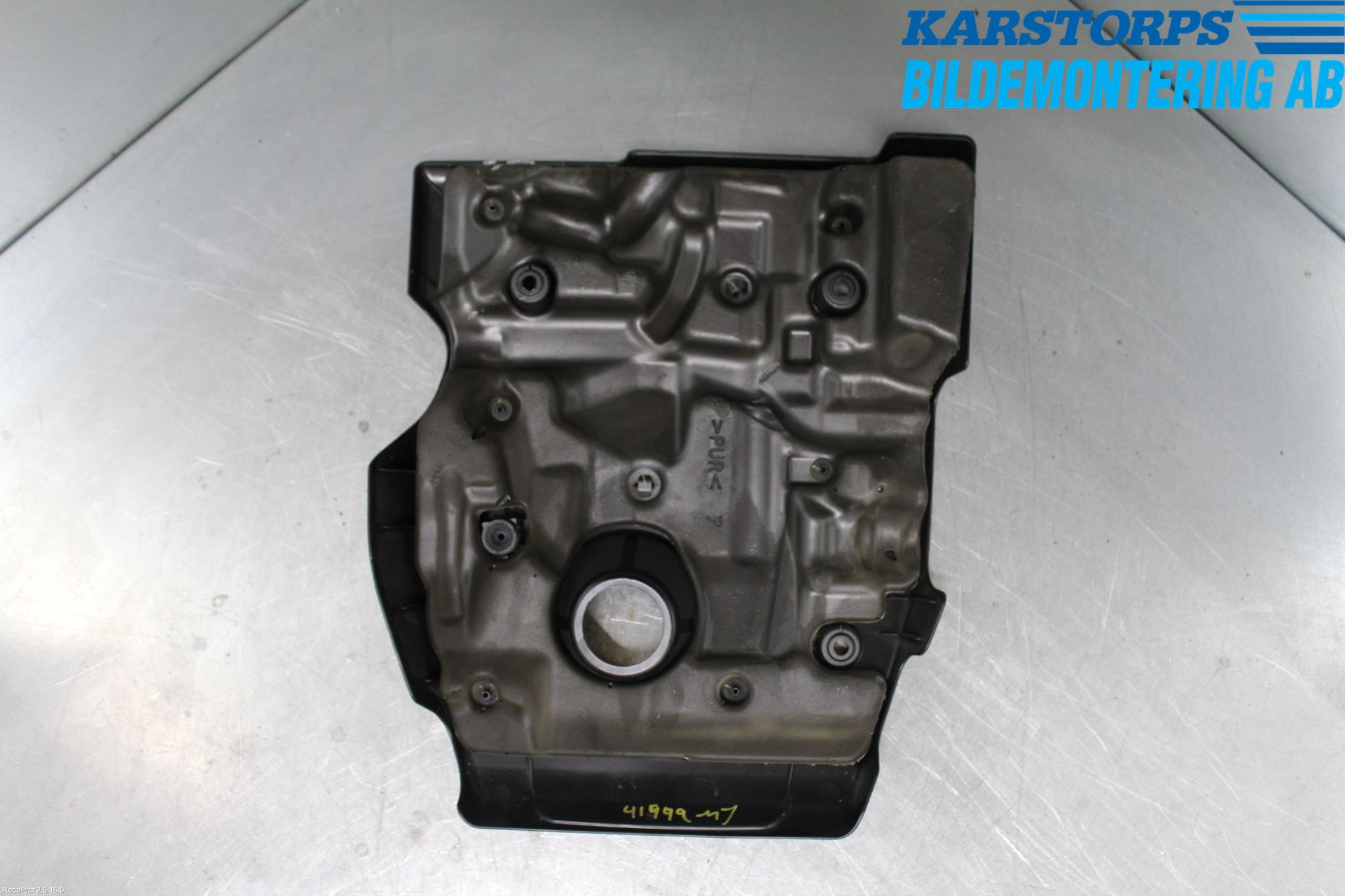 Mitsubishi L200 16-23 Motor Deksel Over Motor