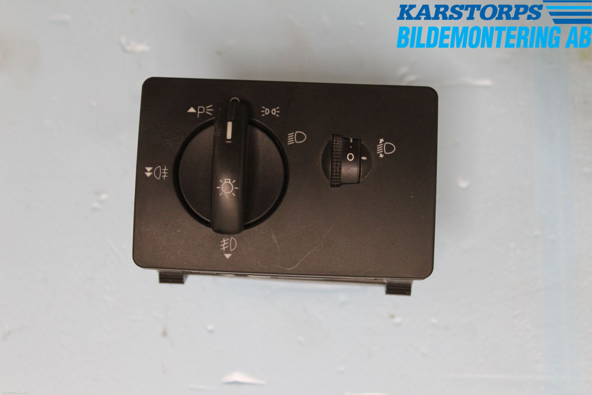 Ford FOCUS     04-07 Bryter Hovedlys