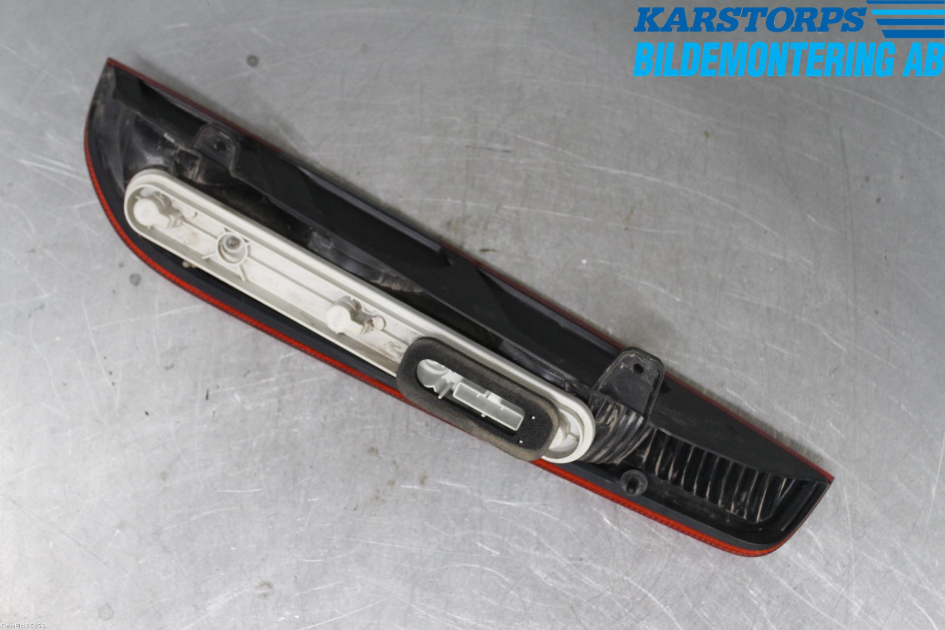 Ford FOCUS     04-07 Baklykt Venstre