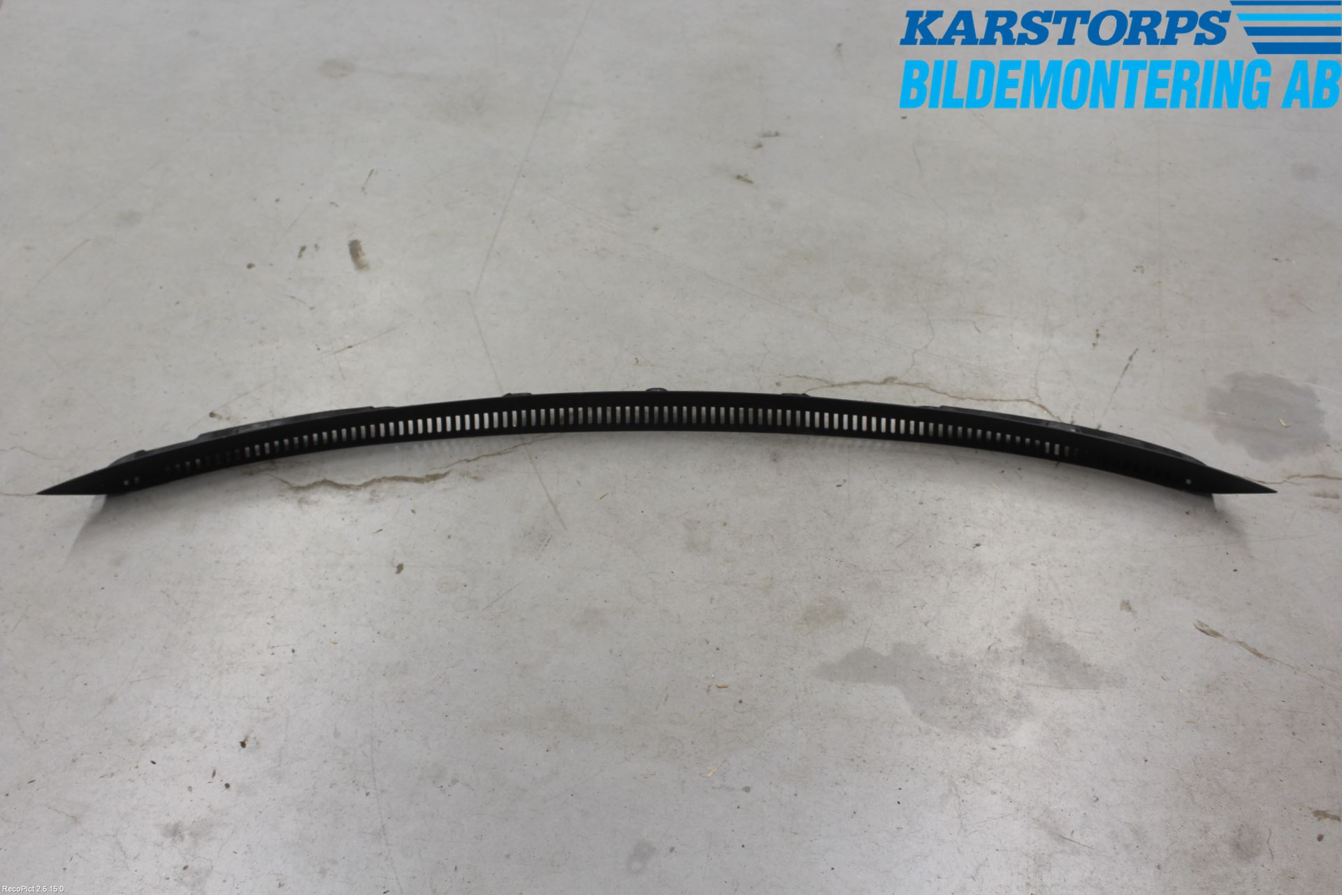 Volvo XC60 09-13 Visker Deksel-Grill-Under Frr