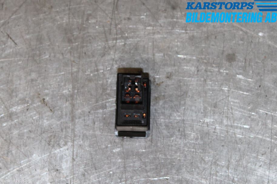 Nissan ALMERA    00-06 Bryter Varmesete