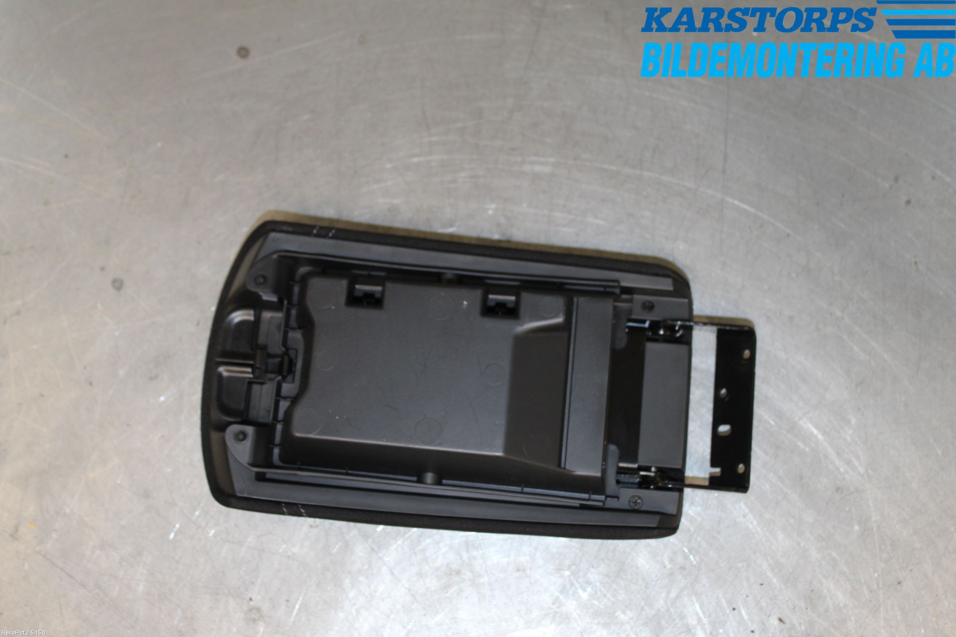 Nissan QASHQAI 14-17 Innr Armlene