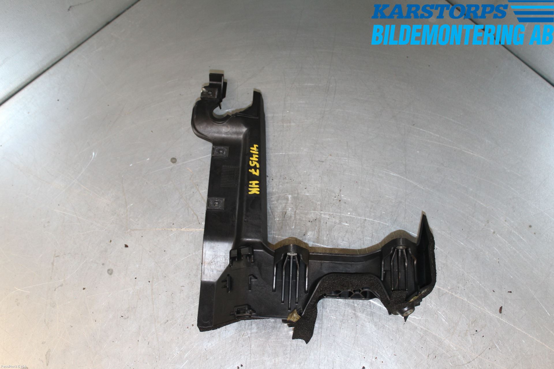 Volvo V70 08-13 Batterikasse - Feste - Holder