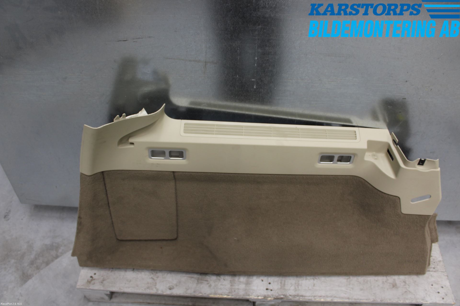 Volvo V70 08-13 Innr Sidetrekk-Deksel