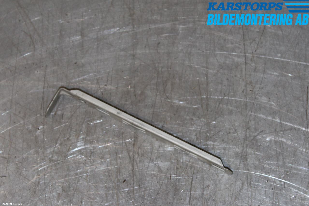 Volvo XC90 03-06 Frontlykt Holder-Feste
