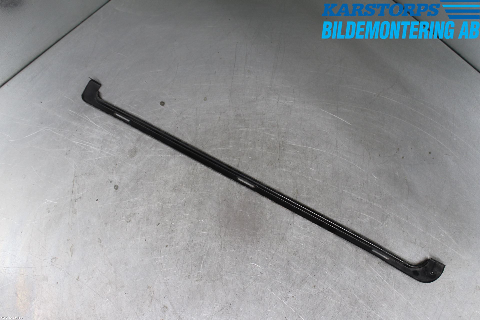 Volvo V50 04-07 Radiator Feste - Ramme - Bjelk