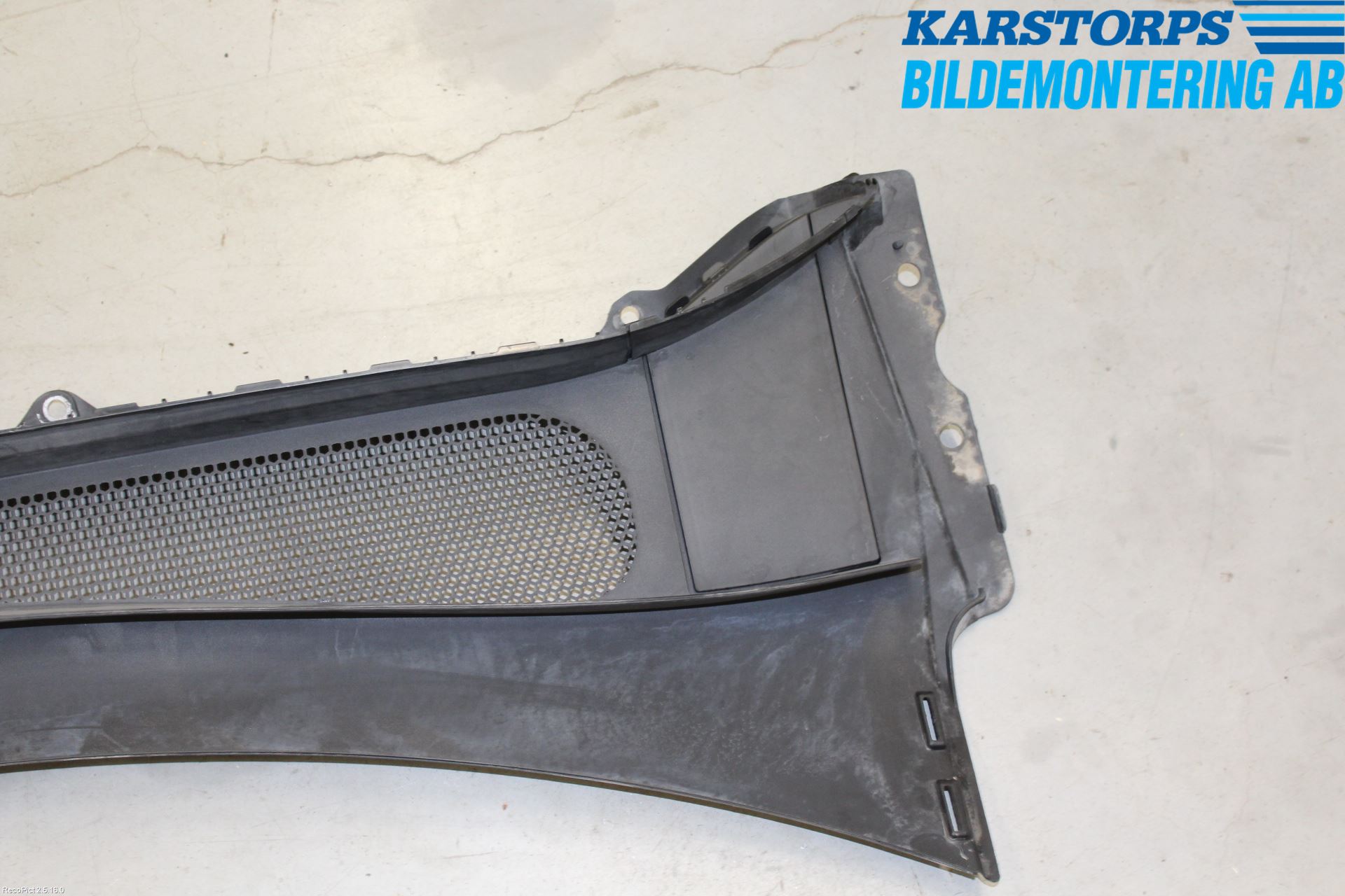 Volvo XC90/RECHARGE 16- Visker Deksel-Grill-Under Frr