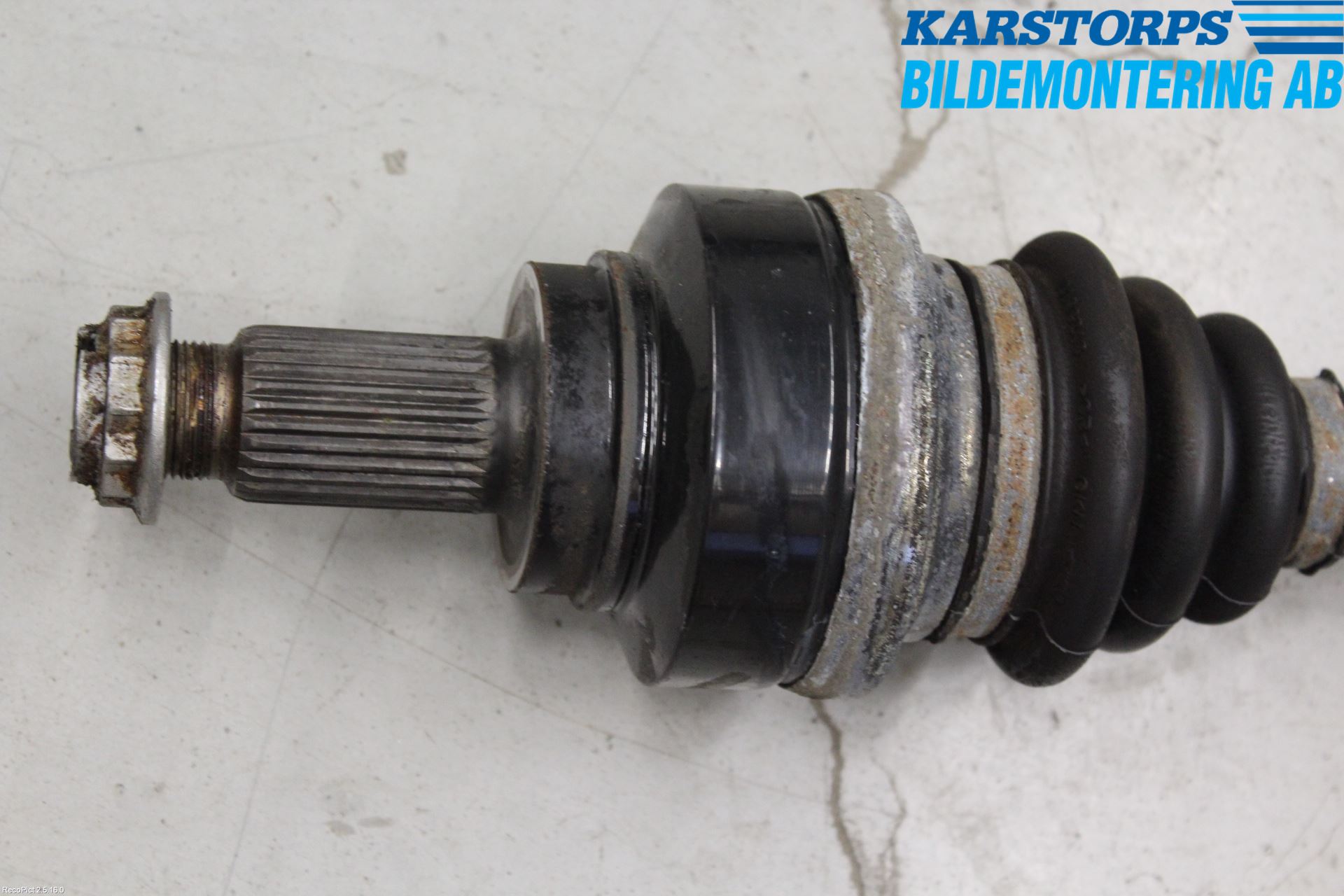 BMW 3 F30/F31/F80 12-19 Drivaksel Bak Kompl Venstre