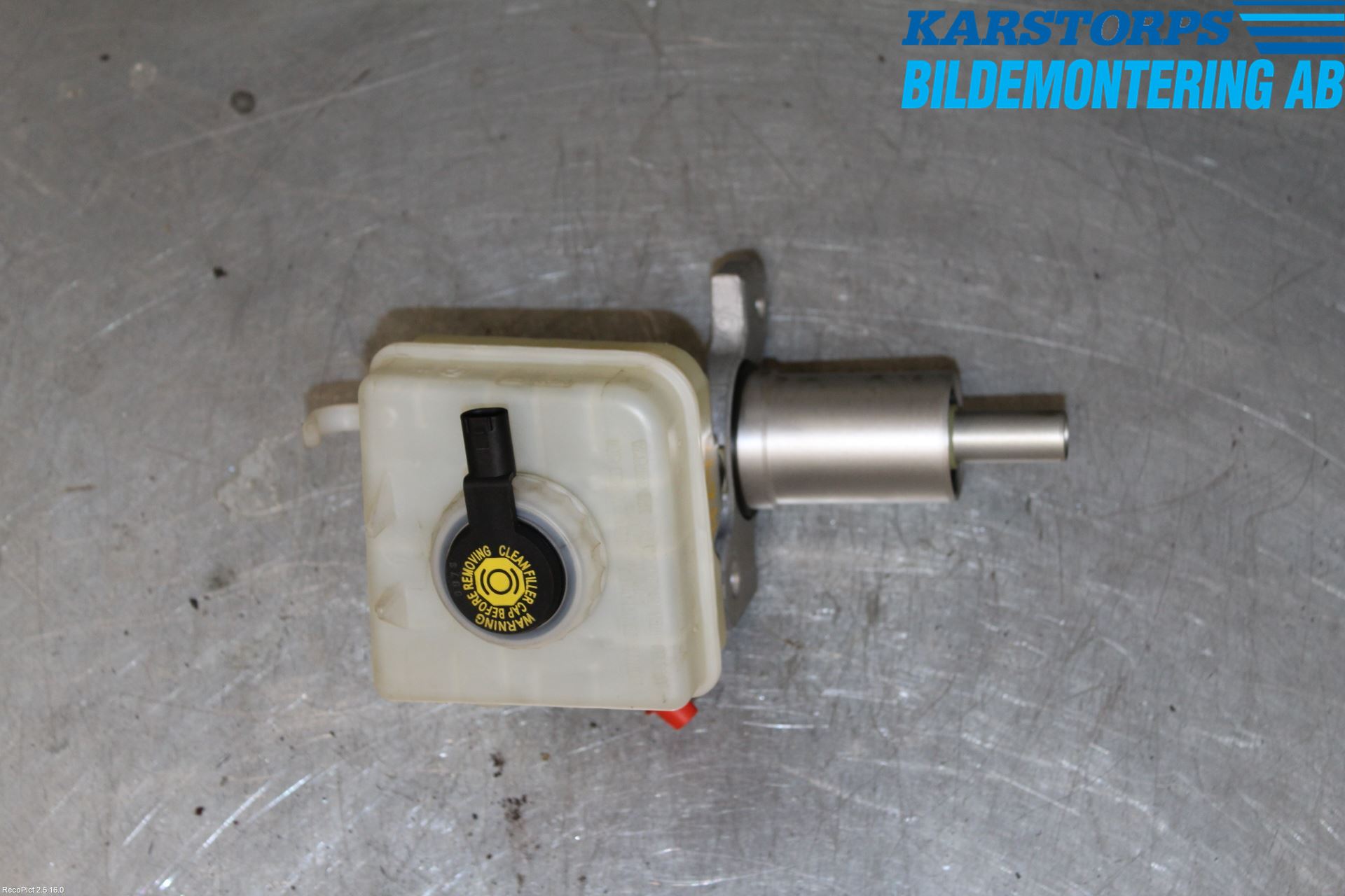 BMW 5 E60/61 Sed/Tou 02-10 Brems Hovedsylinder