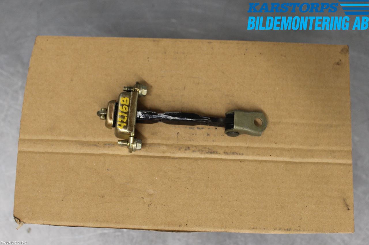 Nissan ALMERA    00-06 Dørstopper