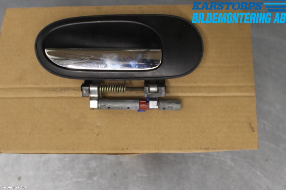 Nissan ALMERA    00-06 Dørhandtak Ytre Høyre