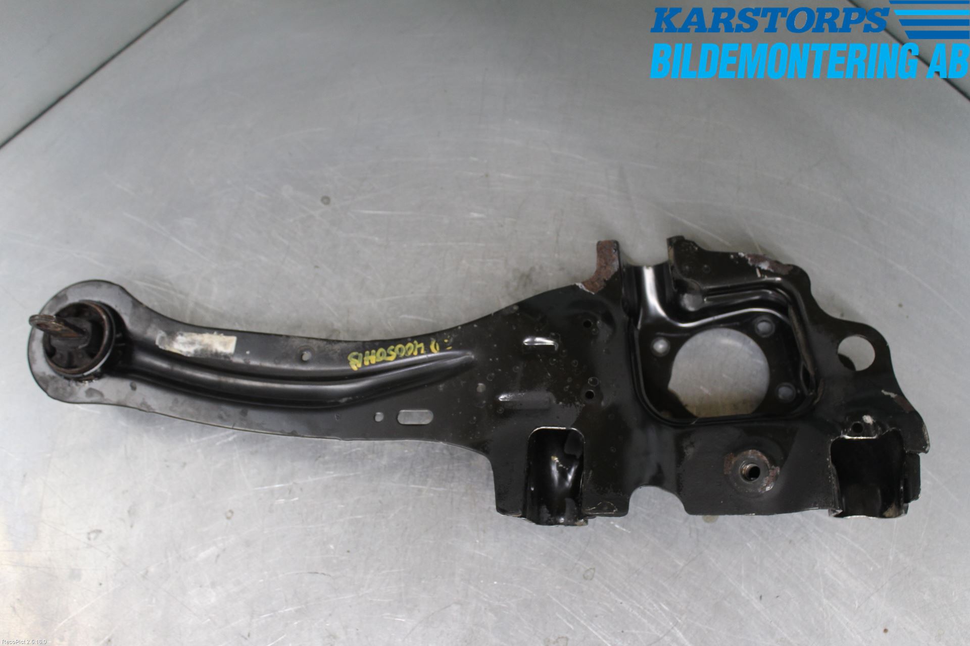Volvo V40 12-19 Bærearm Bak Høyre