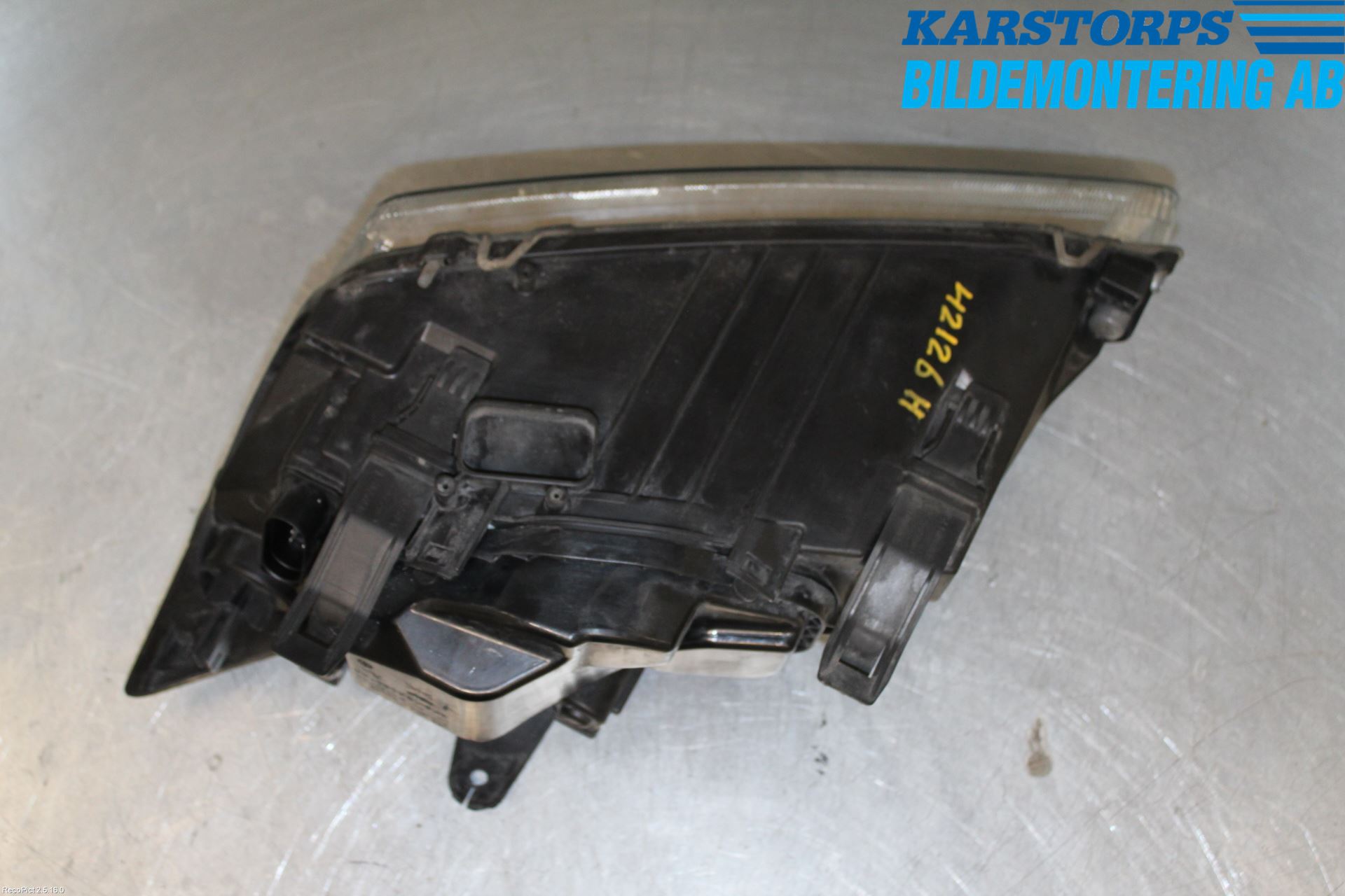 Ford FOCUS     04-07 Frontlykt Høyre