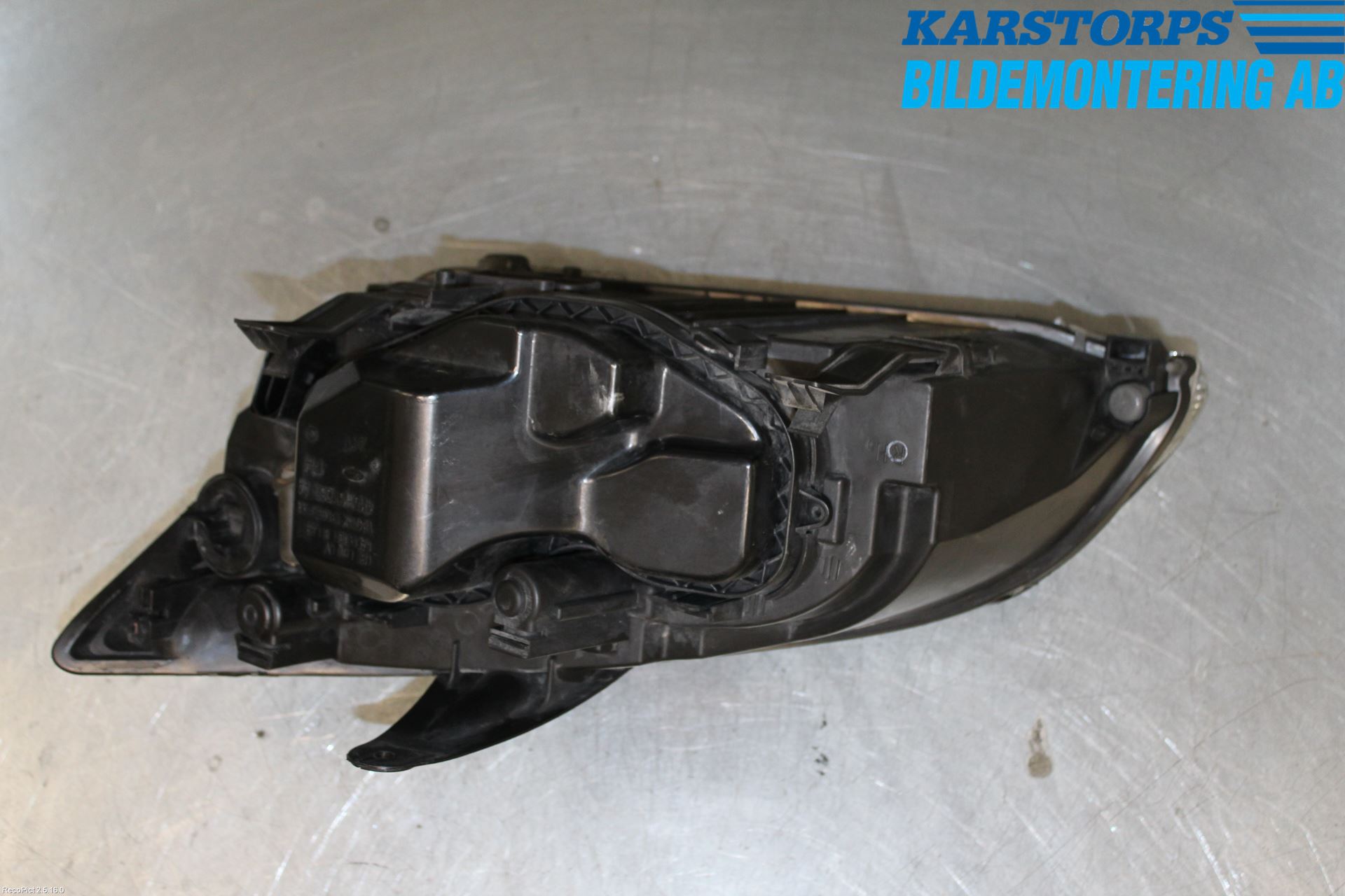 Ford FOCUS     04-07 Frontlykt Høyre
