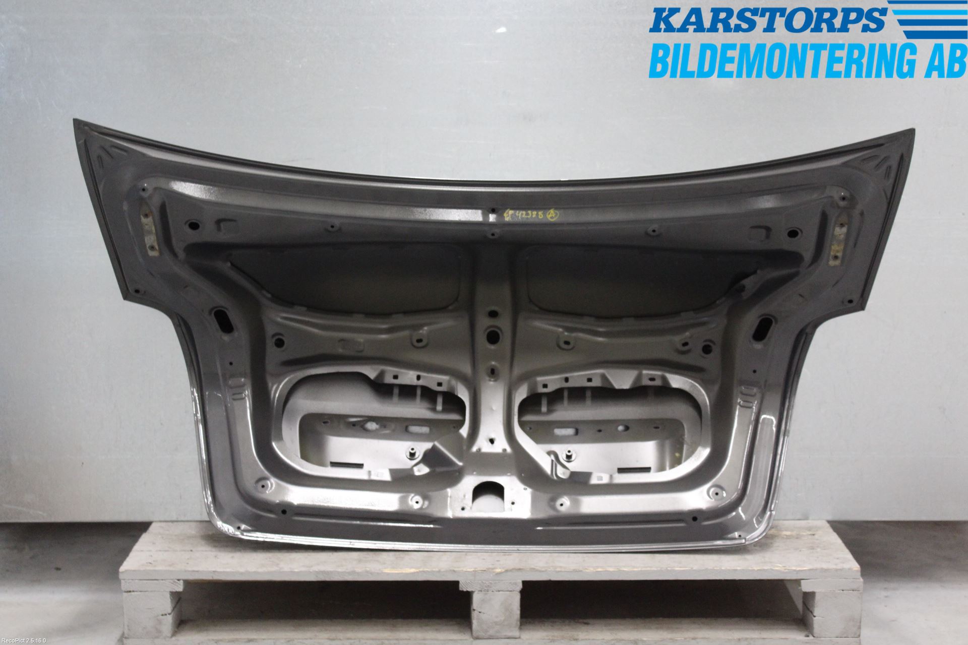 Toyota AVENSIS 03-06 Bakluke Koffertlokk
