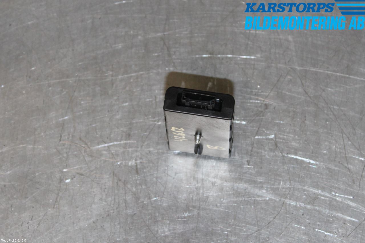 BMW 5 F10/F11/F18 09-17 Stereo Antenneforsterker
