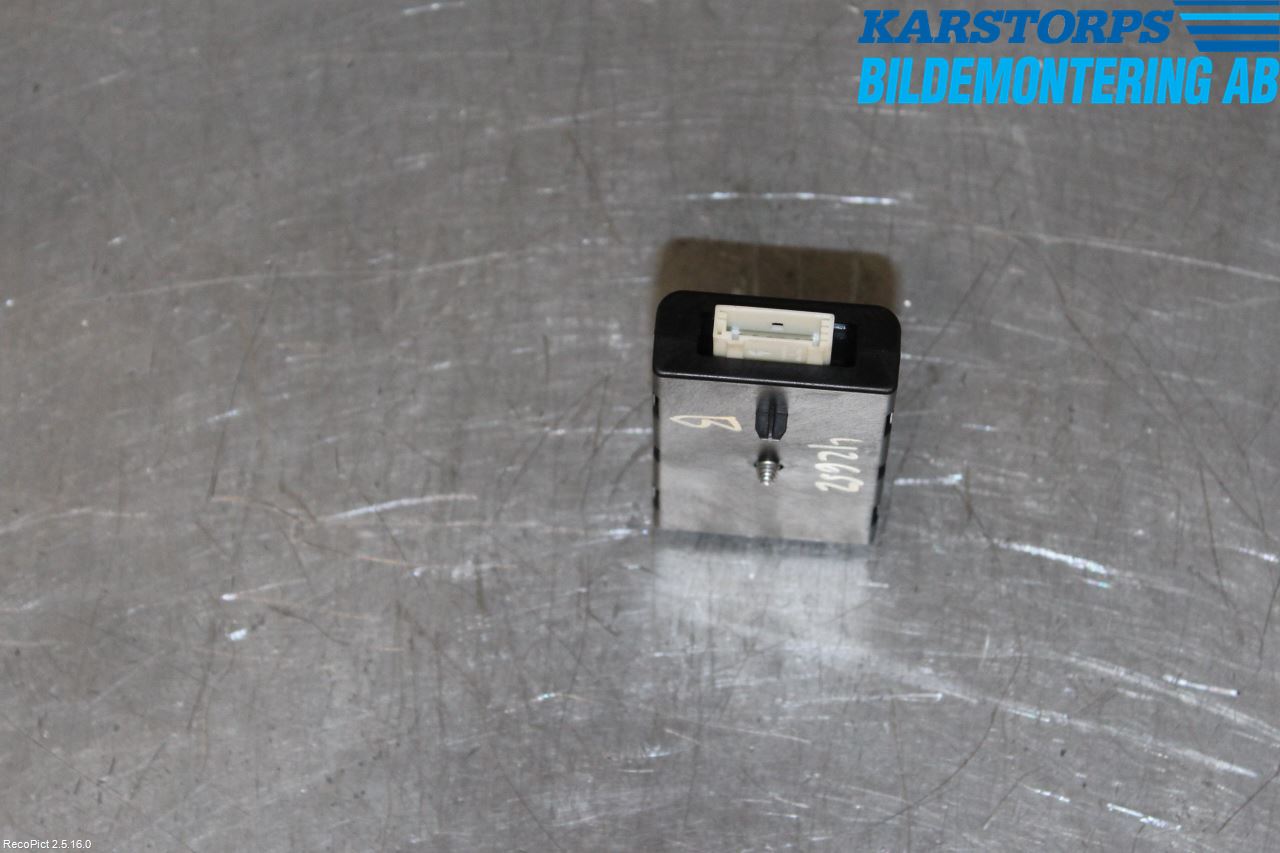BMW 5 F10/F11/F18 09-17 Stereo Antenneforsterker