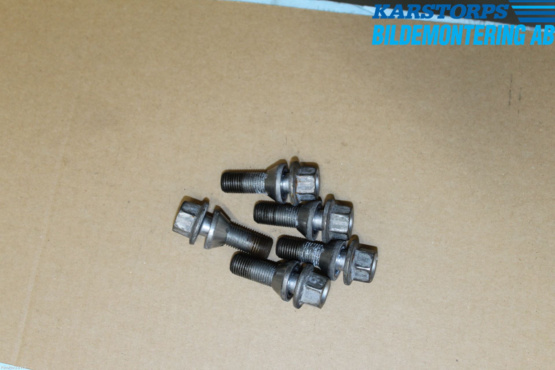 Volvo V60 14-18 Hjulmutter - Bolt - Sett