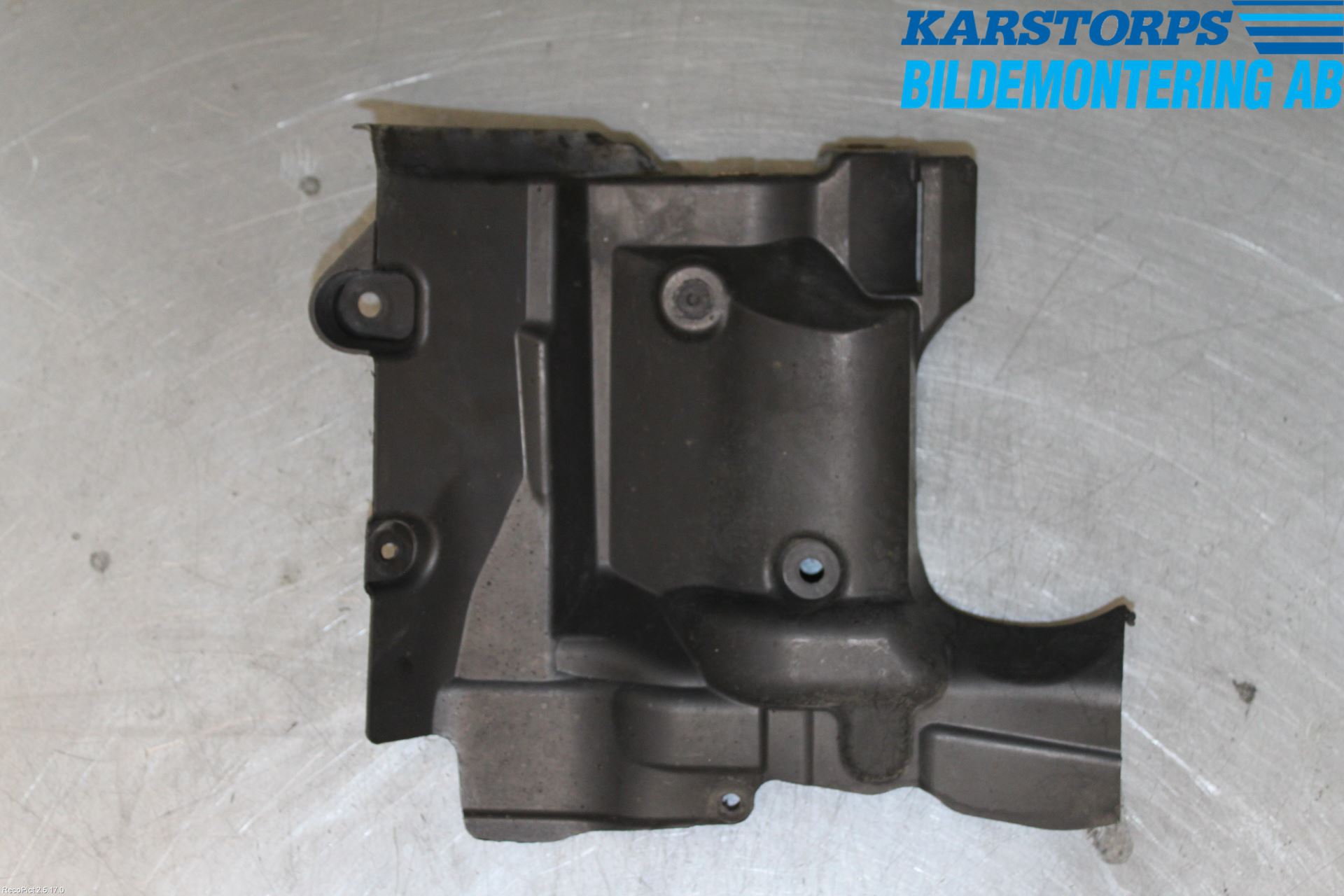 BMW 5 F10/F11/F18 09-17 Front Øvrig
