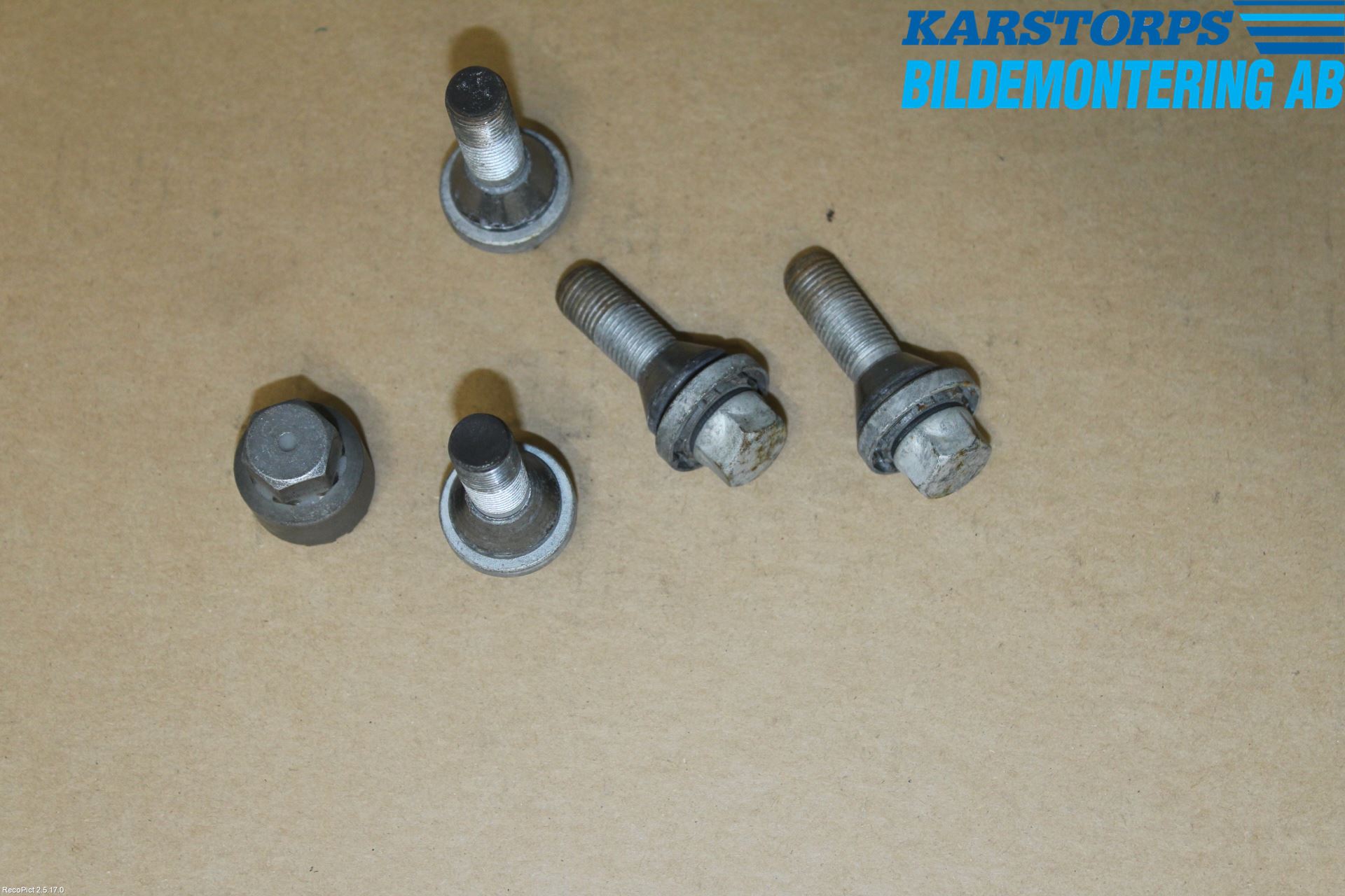 Volvo V70 14-16 Hjulmutter - Bolt - Sett