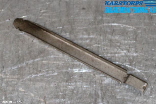 Volvo V50 04-07 Frontlykt Holder-Feste