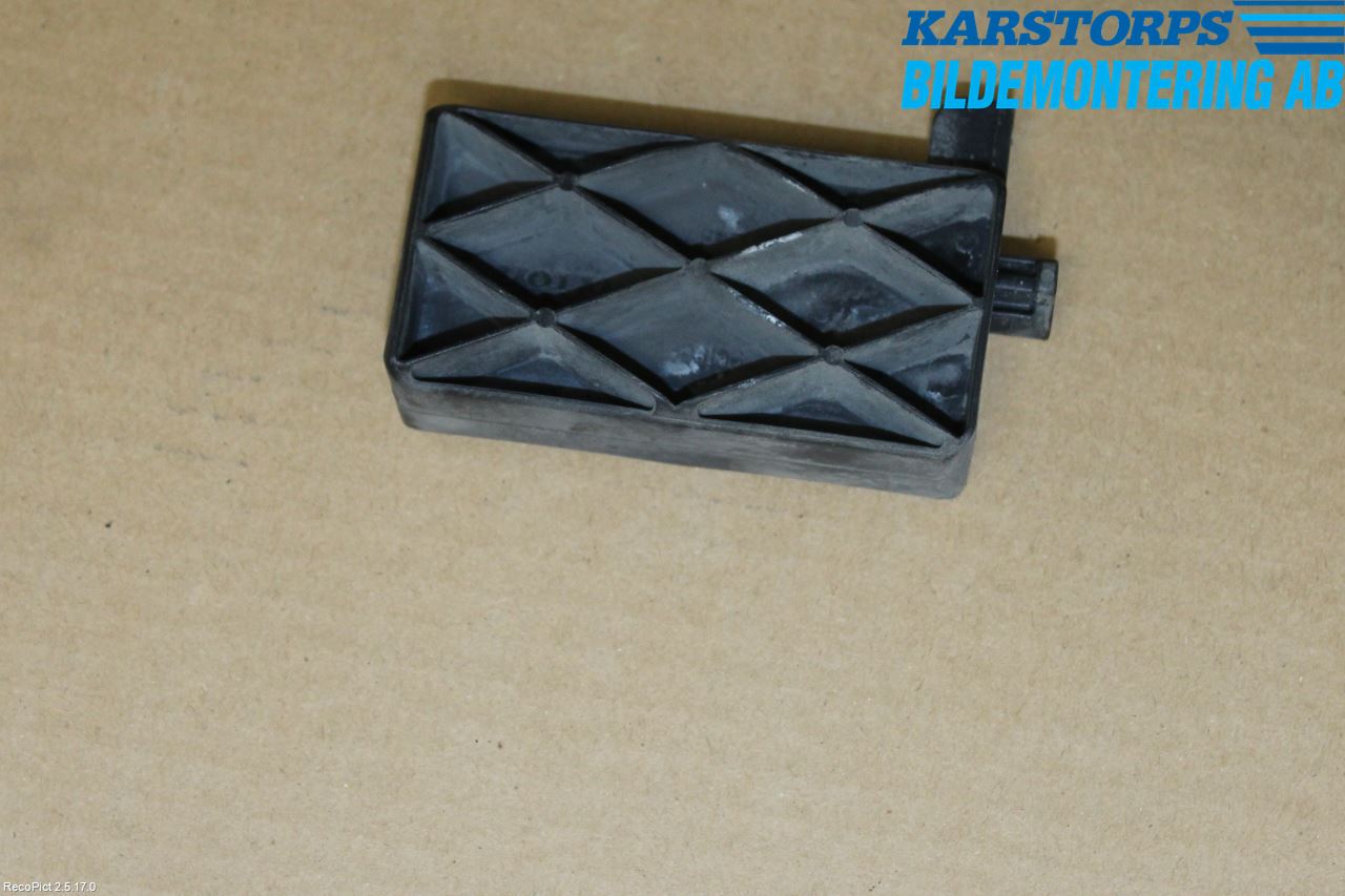 Volvo V70 14-16 Radiator Feste - Ramme - Bjelk