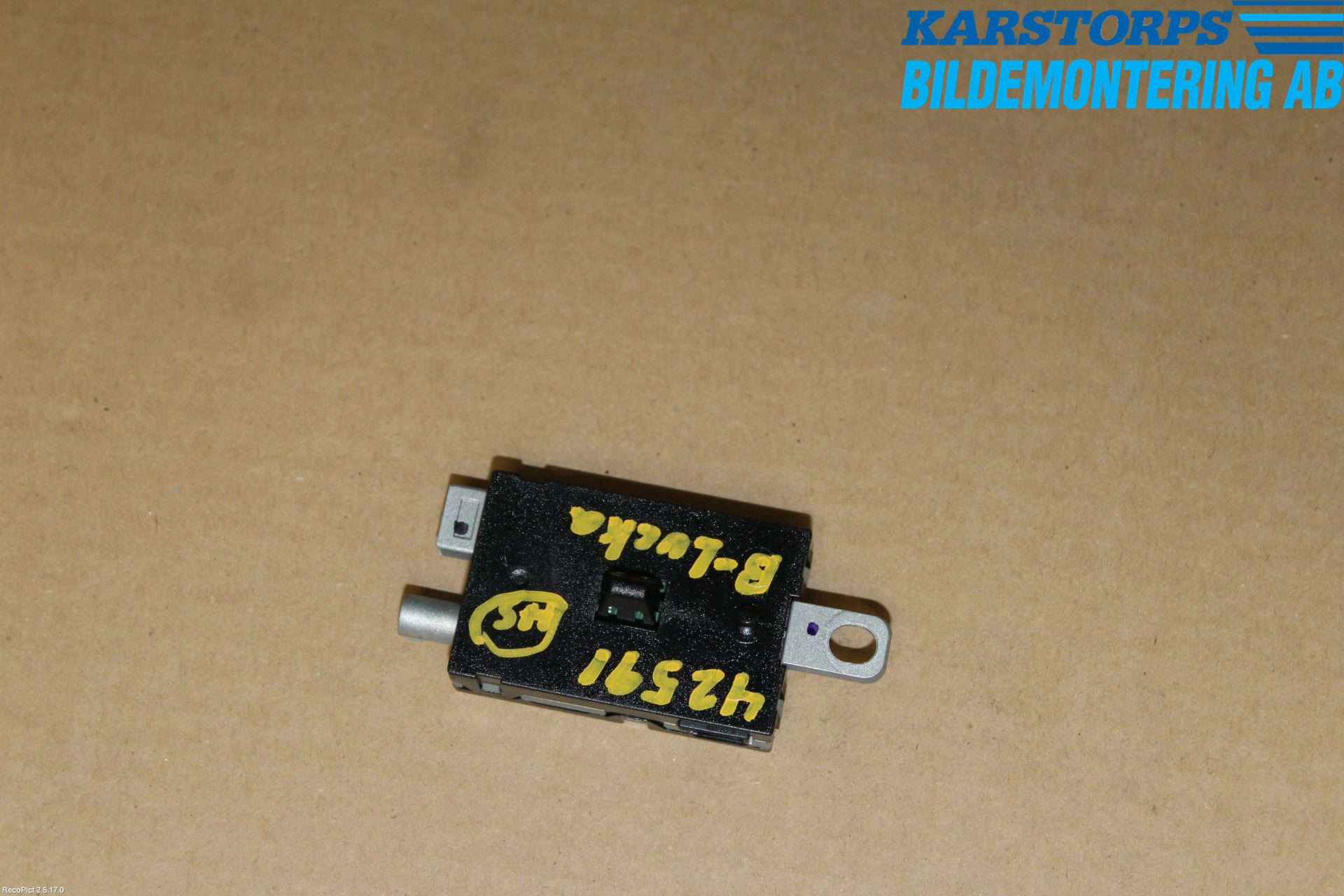 Volvo V60 CROSS COUNTRY 16-18 Stereo Antenneforsterker