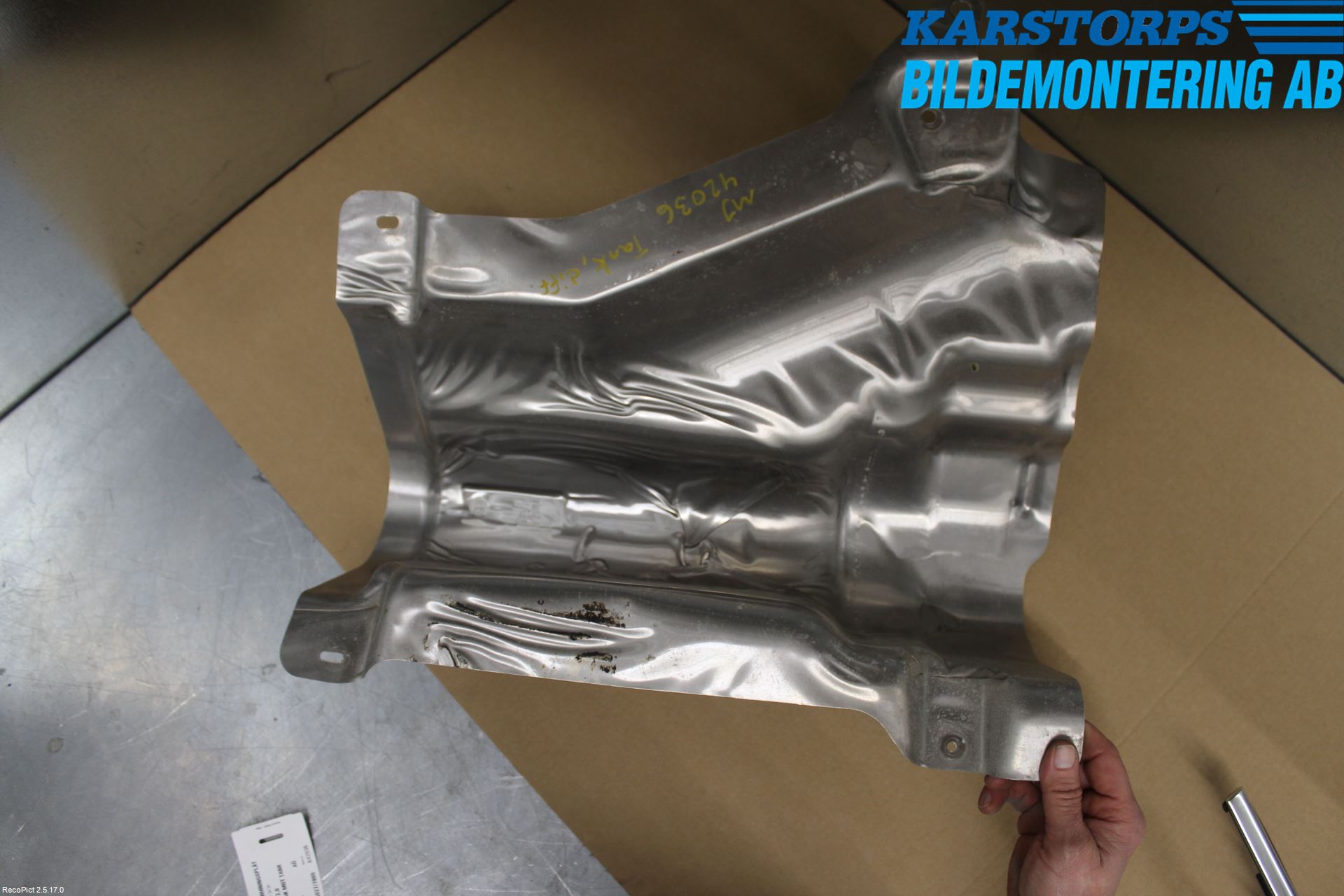 Volvo V90 17->> Drivstoff Tank Beskytelsesplat