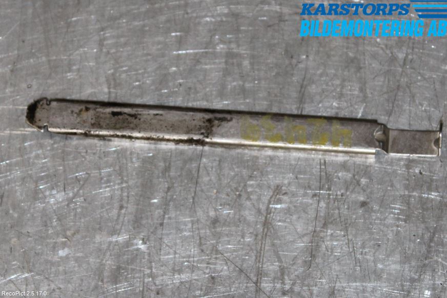 Volvo V50 04-07 Frontlykt Holder-Feste