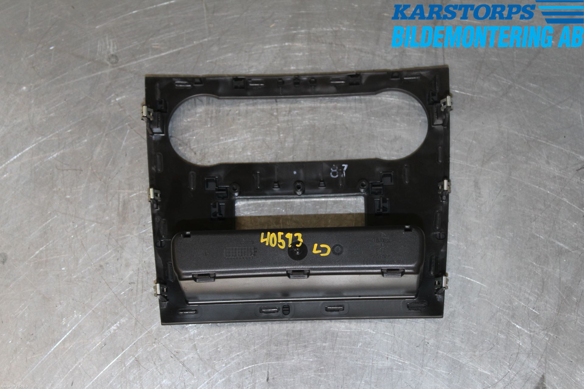 Mercedes-Benz MB A-KLASS (W169) 04-12 Innr Oppbevaringsrom