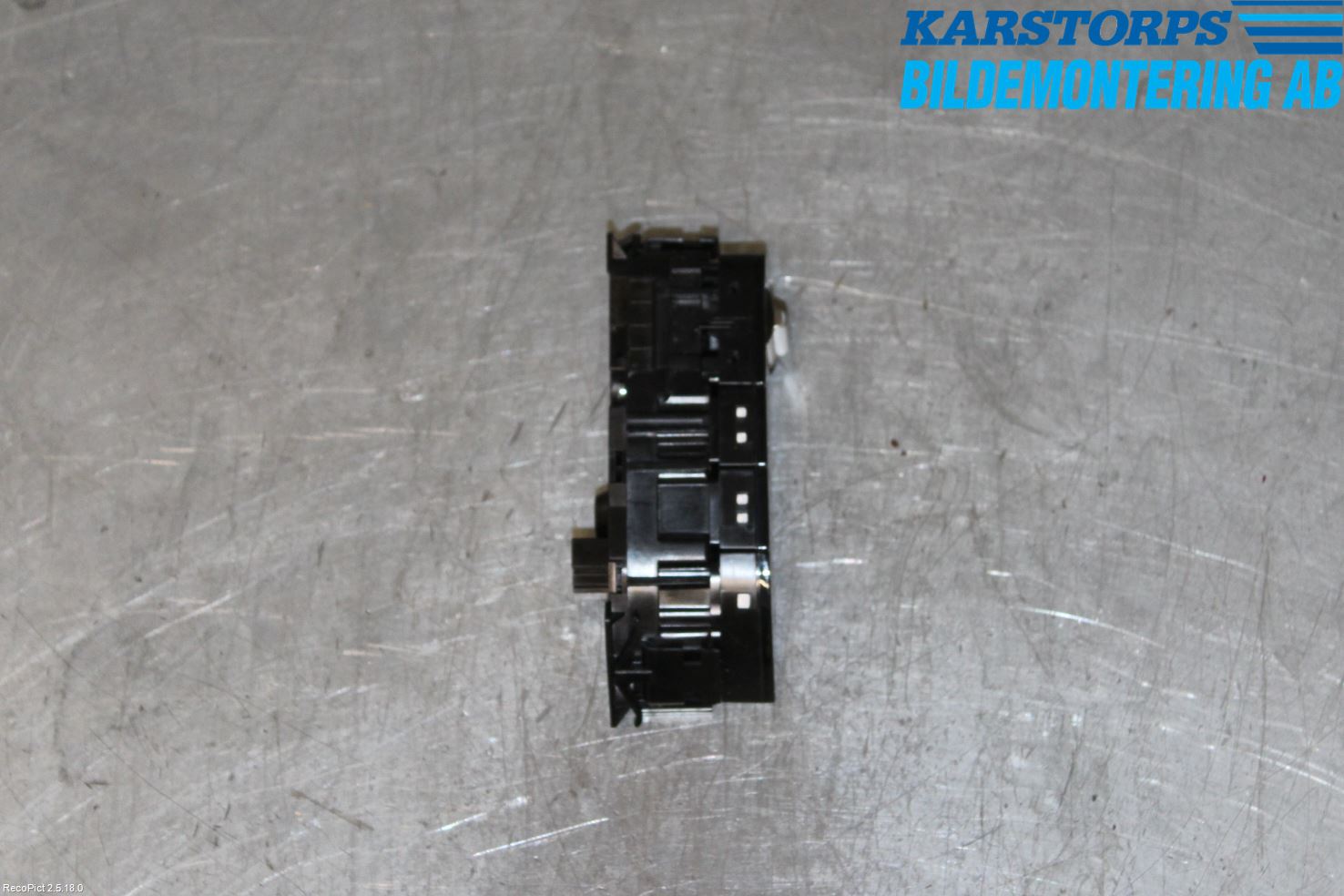 Mercedes-Benz MB E-KLASS (W213) 16-23 Bryter Multifunksjon