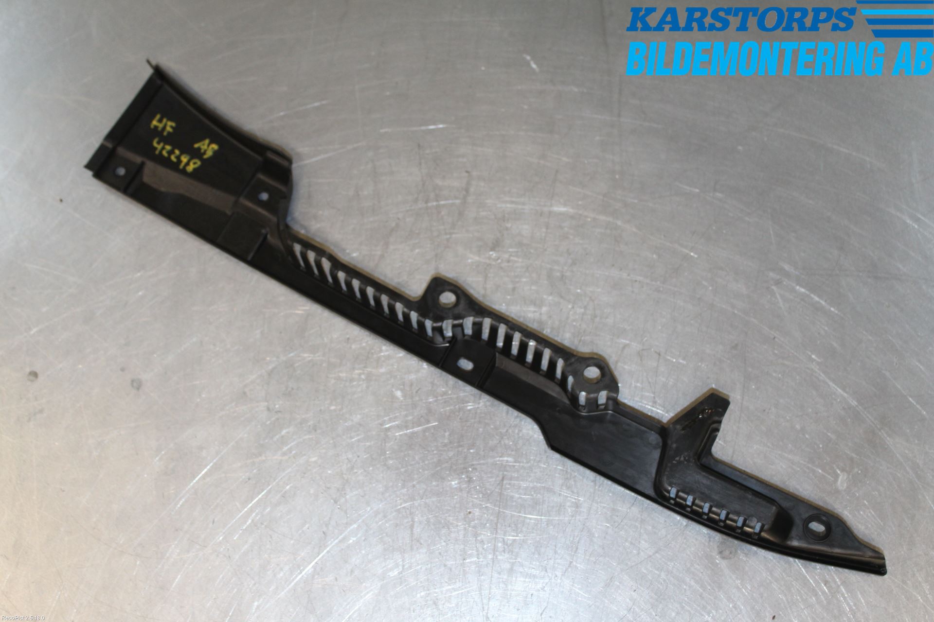 Volvo S90 17->> Visker Deksel-Grill-Under Frr