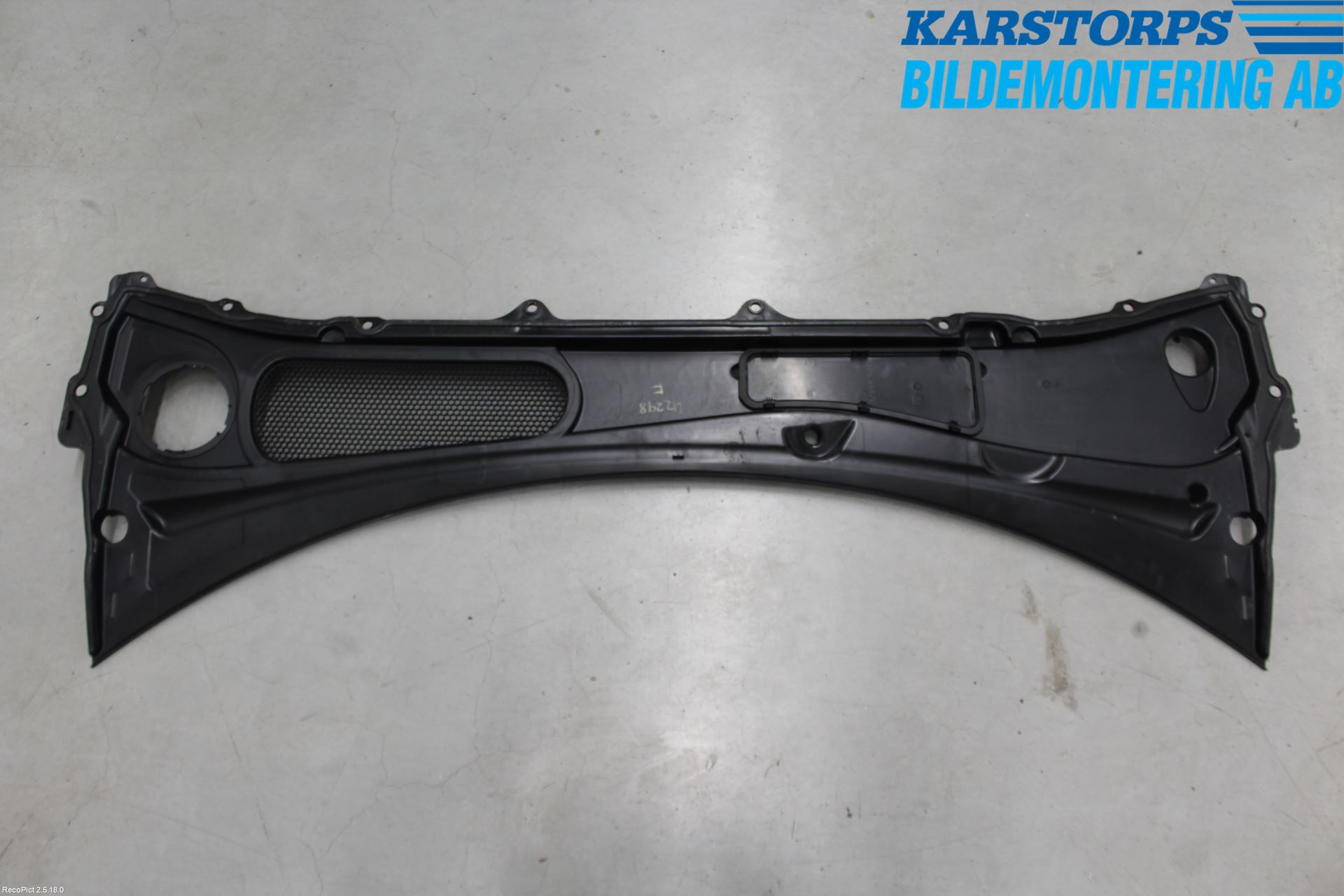 Volvo S90 17->> Visker Deksel-Grill-Under Frr
