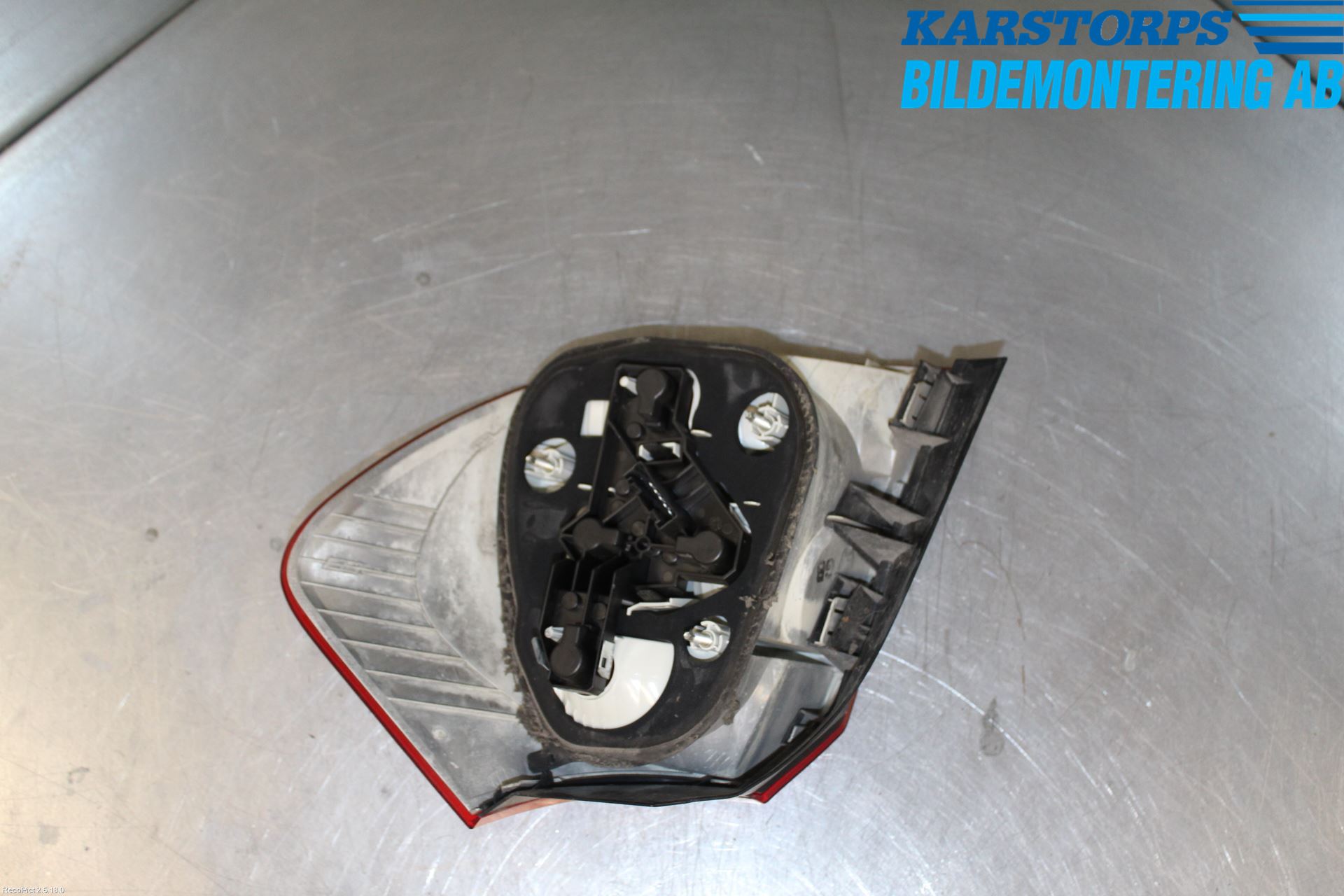 BMW 1 E87/81 5D/3D 03-11 Baklykt Venstre