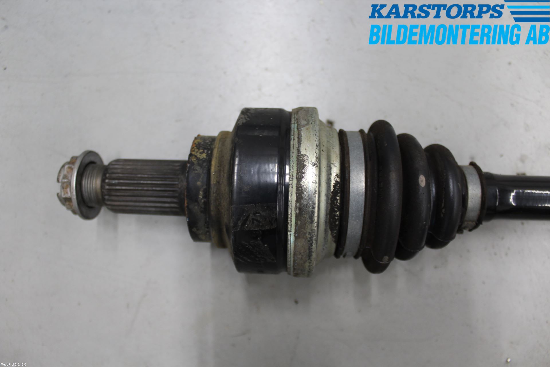BMW 3 F30/F31/F80 12-19 Drivaksel Bak Kompl Venstre