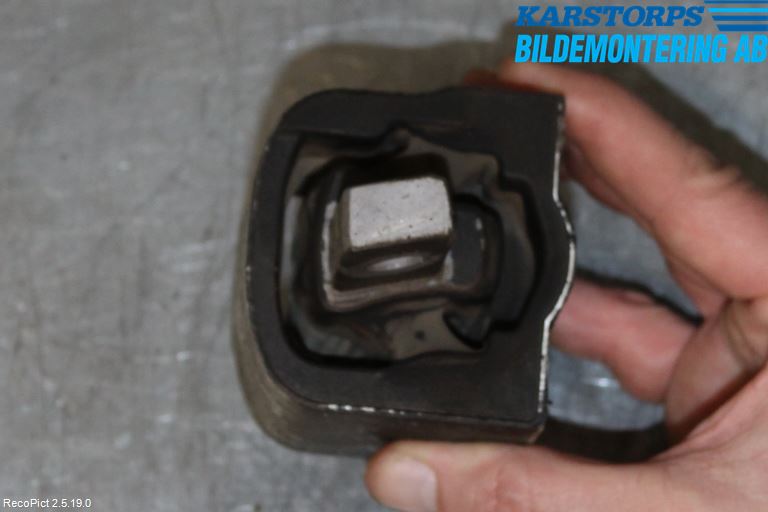 Mercedes-Benz MB C-KLASS (W204) 07-15 Gearkasse Feste Gummi