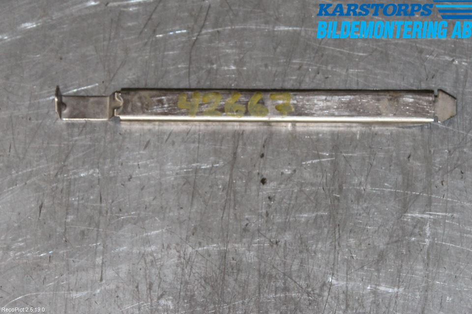 Volvo S40 04-07 Frontlykt Holder-Feste