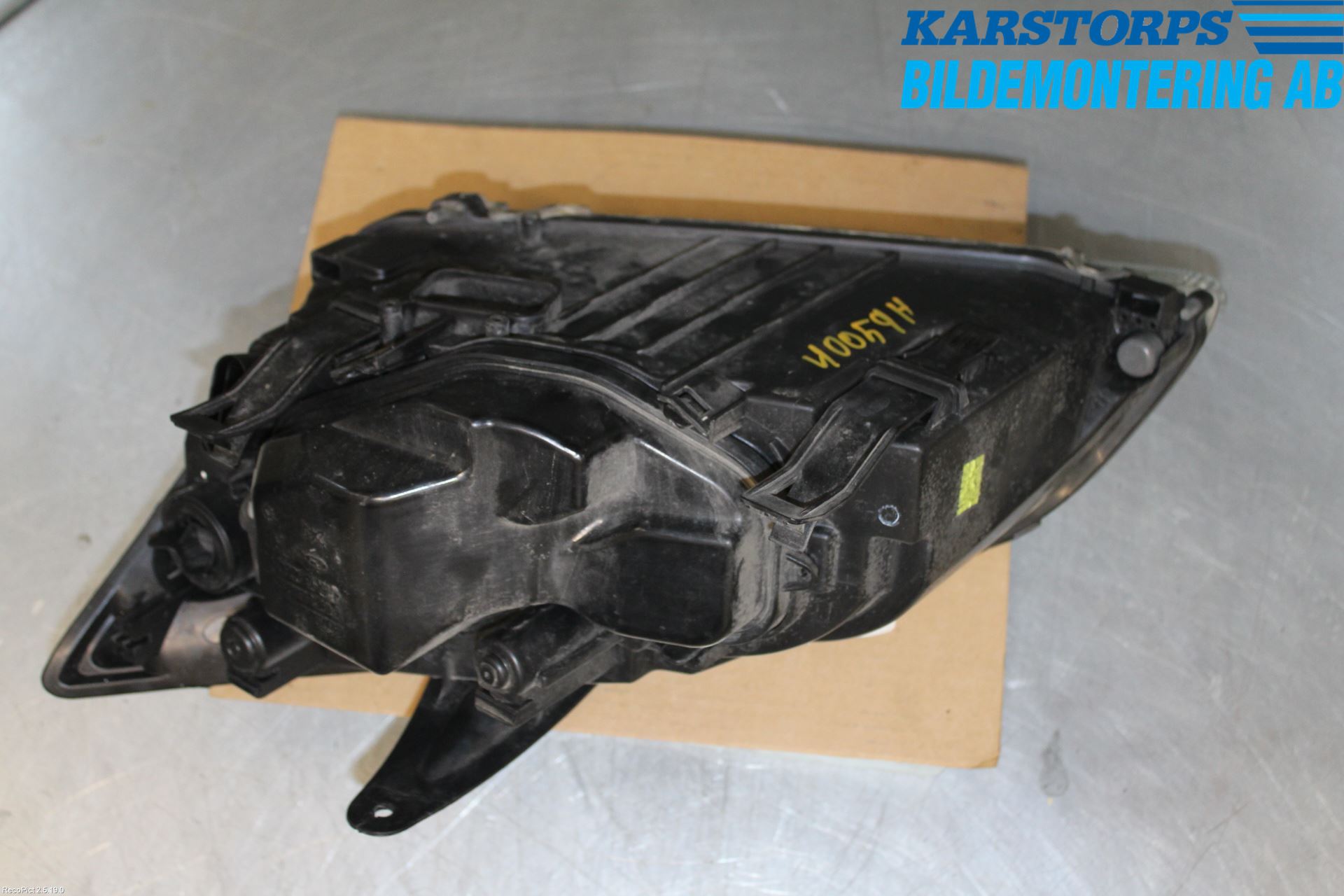 Ford FOCUS     04-07 Frontlykt Høyre