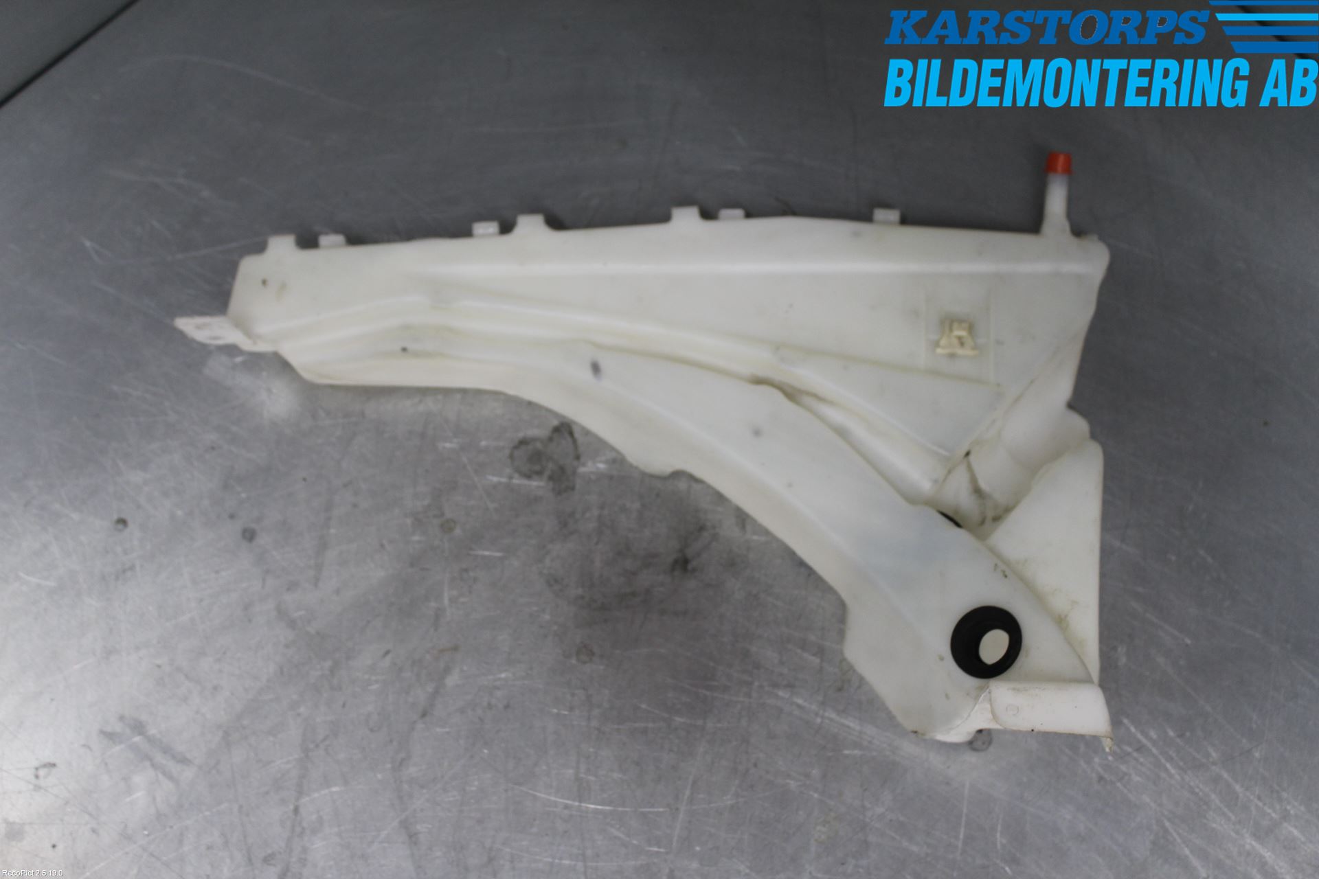 Volvo V50 04-07 Spylerbeholder Frontrute-Lykte