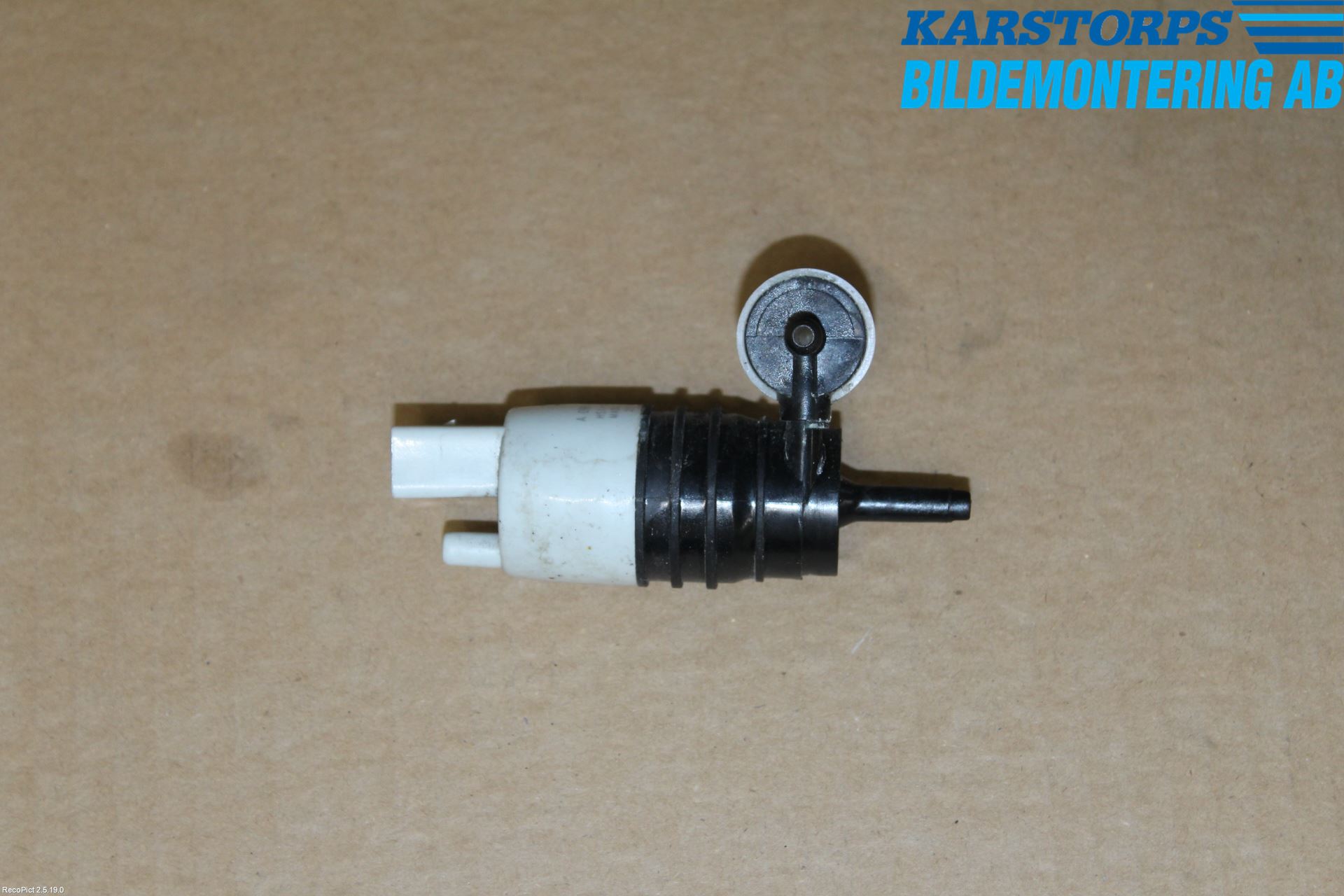 Mercedes-Benz MB GLC-KLASS (X253/C253) 15-22 Spylerpumpe Frontrute