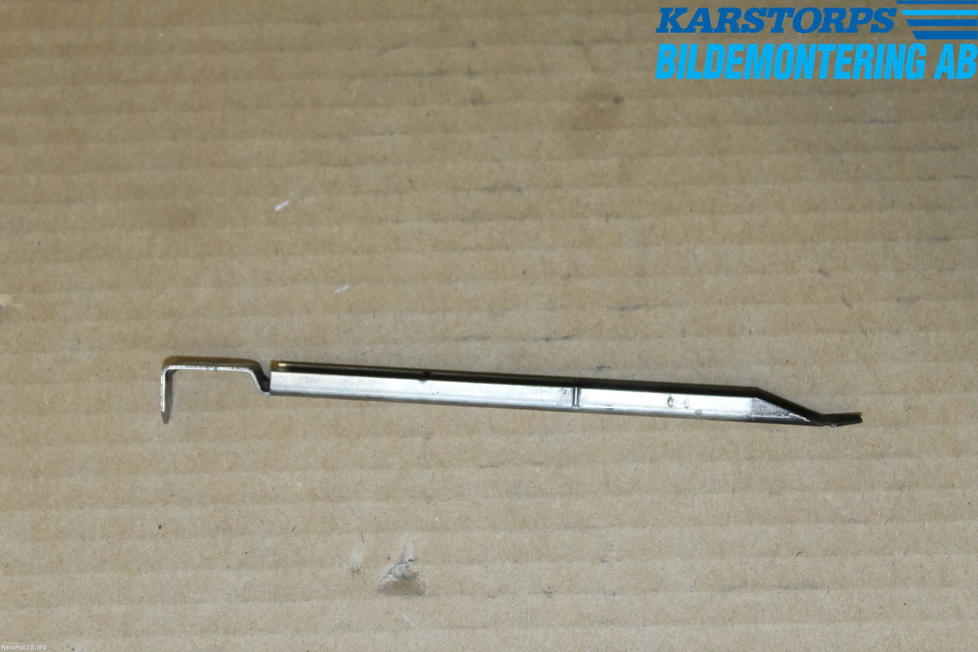 Volvo V50 04-07 Frontlykt Holder-Feste