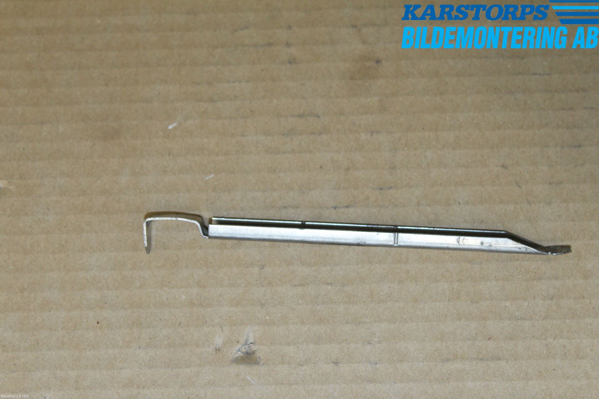 Volvo V50 04-07 Frontlykt Holder-Feste