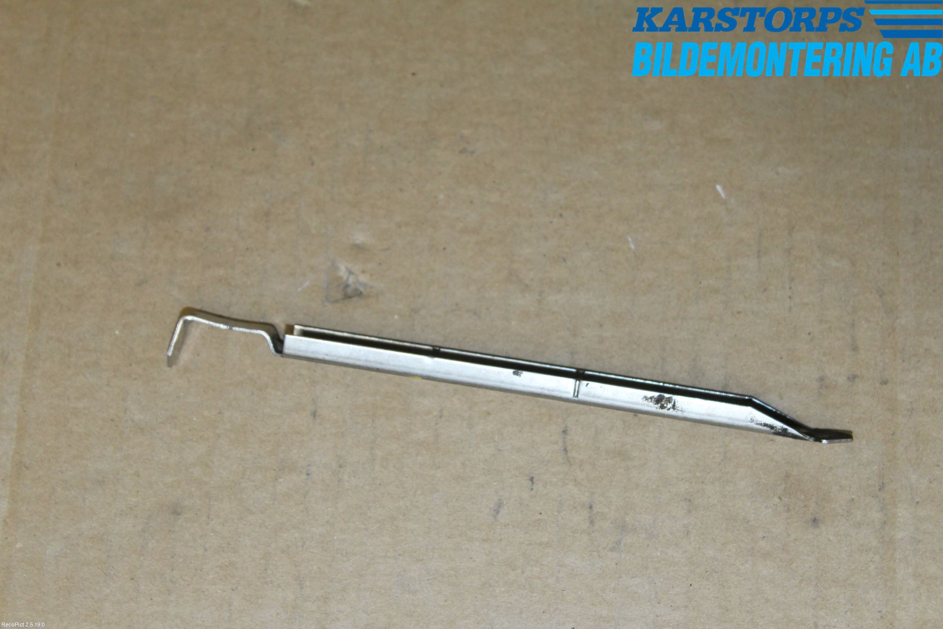 Volvo V50 04-07 Frontlykt Holder-Feste