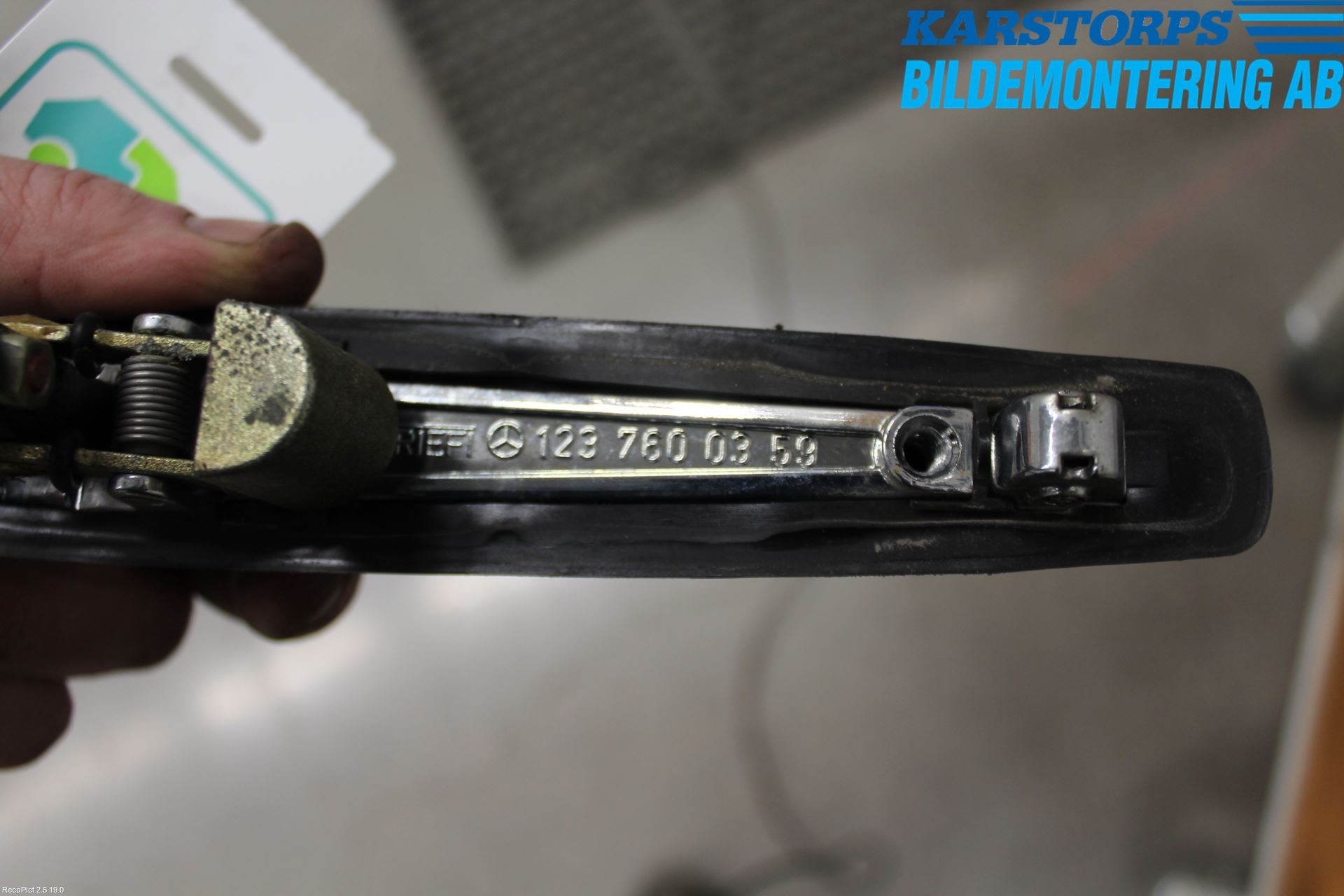 Mercedes-Benz MB 200-300  (W123) 76-86 Dørhandtak Ytre Høyre