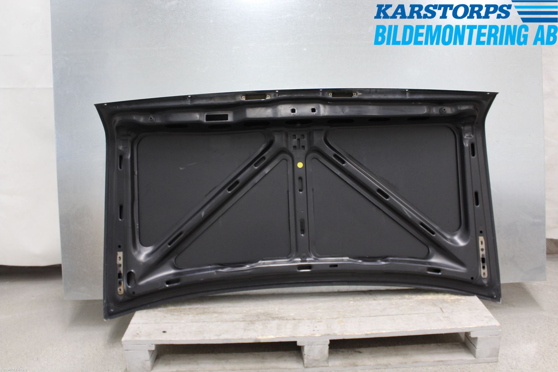 Mercedes-Benz MB 200-300  (W123) 76-86 Bakluke Koffertlokk